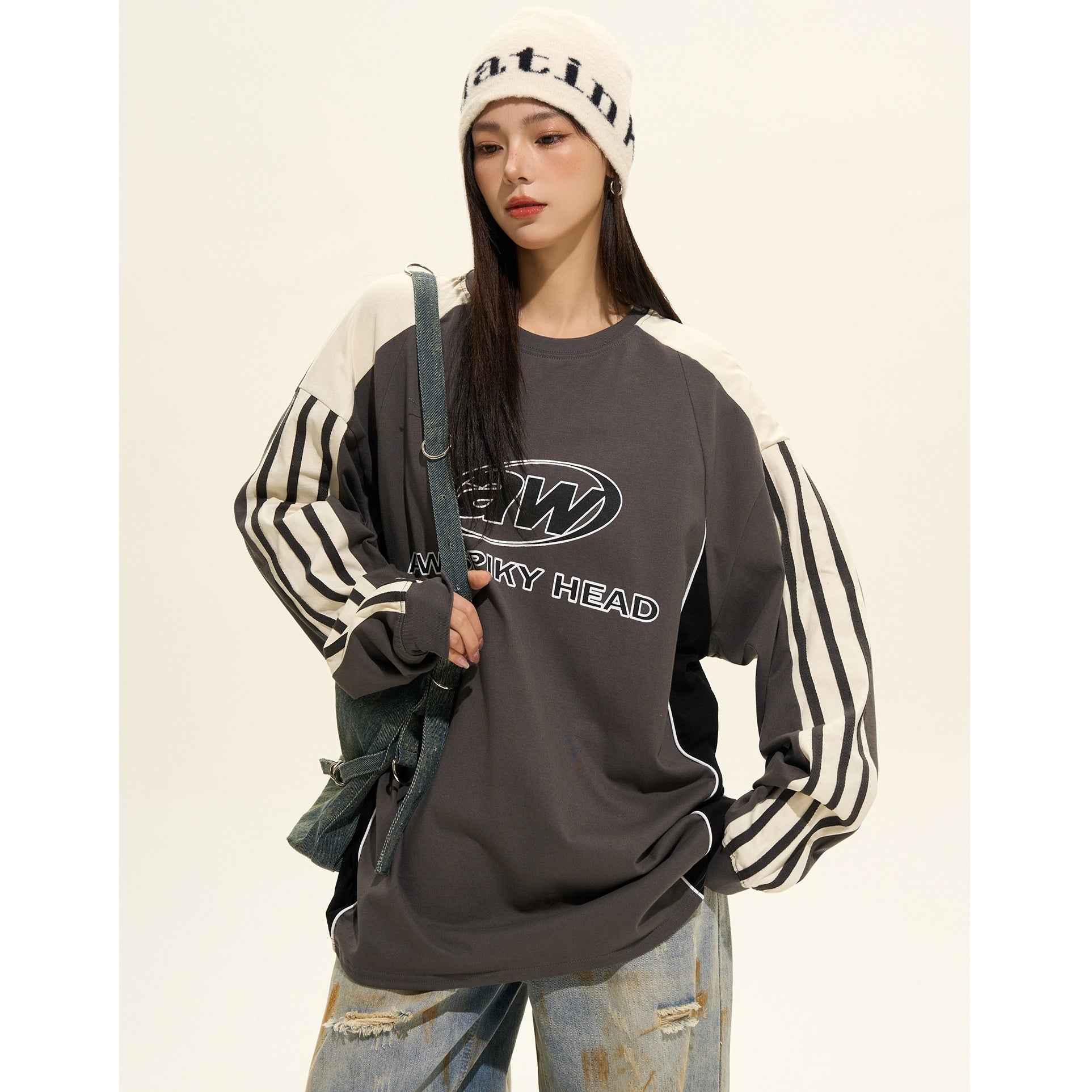 Sporty Contrasting Three-bar Long Sleeve Pullover MW9402