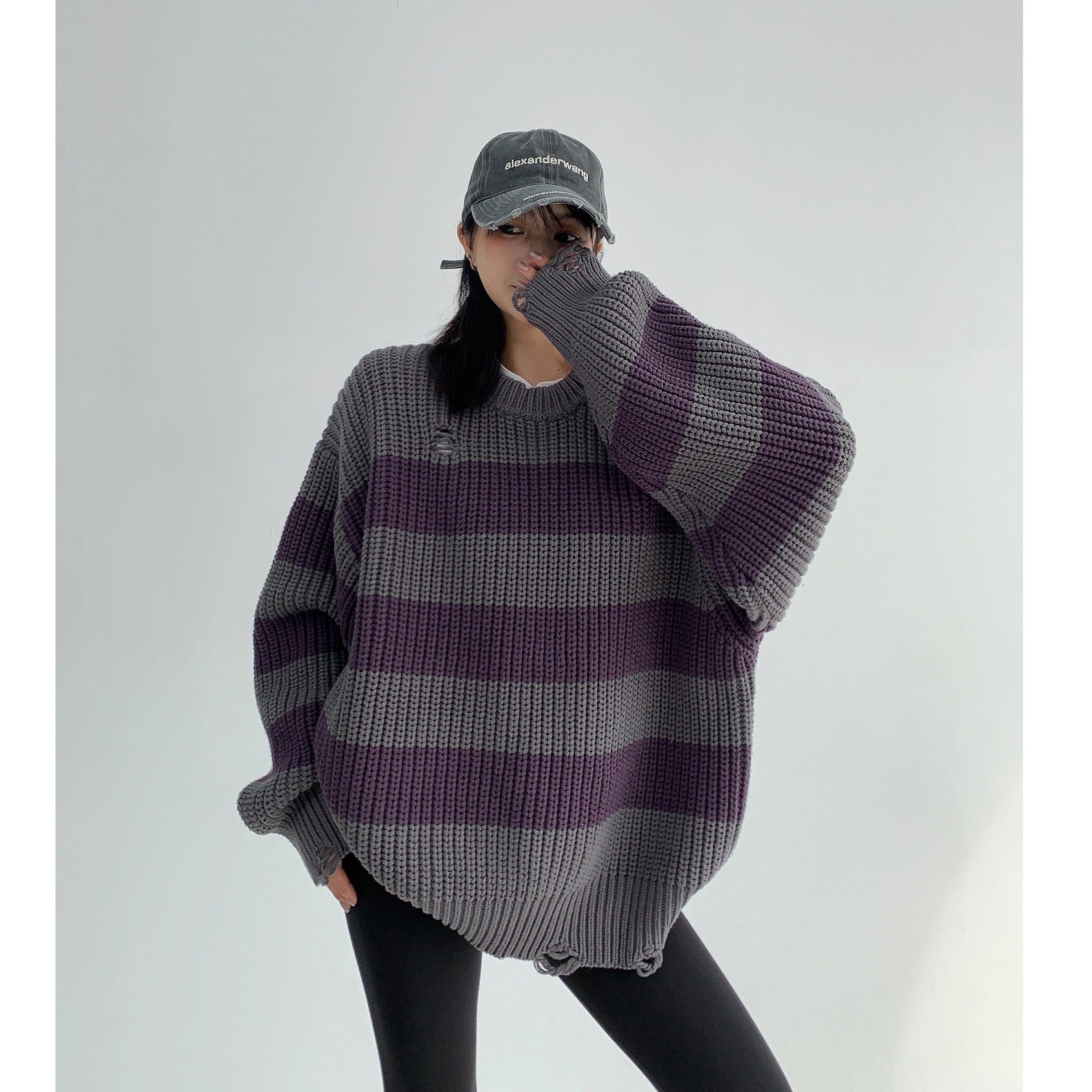 Thick Stripe Crew Neck Ripped Sweater MW9609