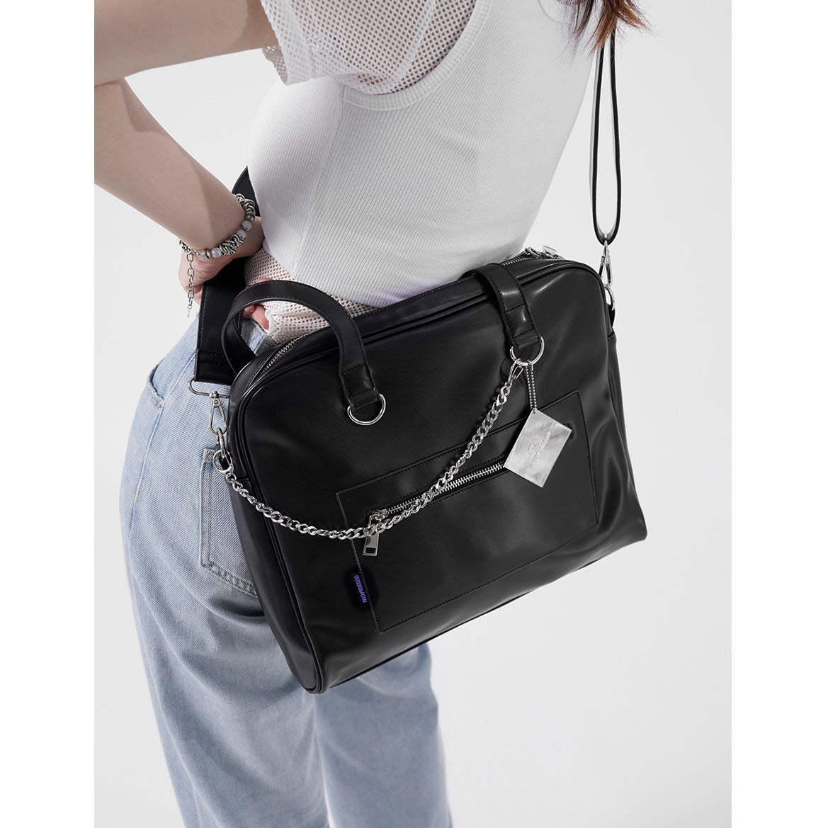 Chain Accent Large Capacity Shoulder Bag BA034