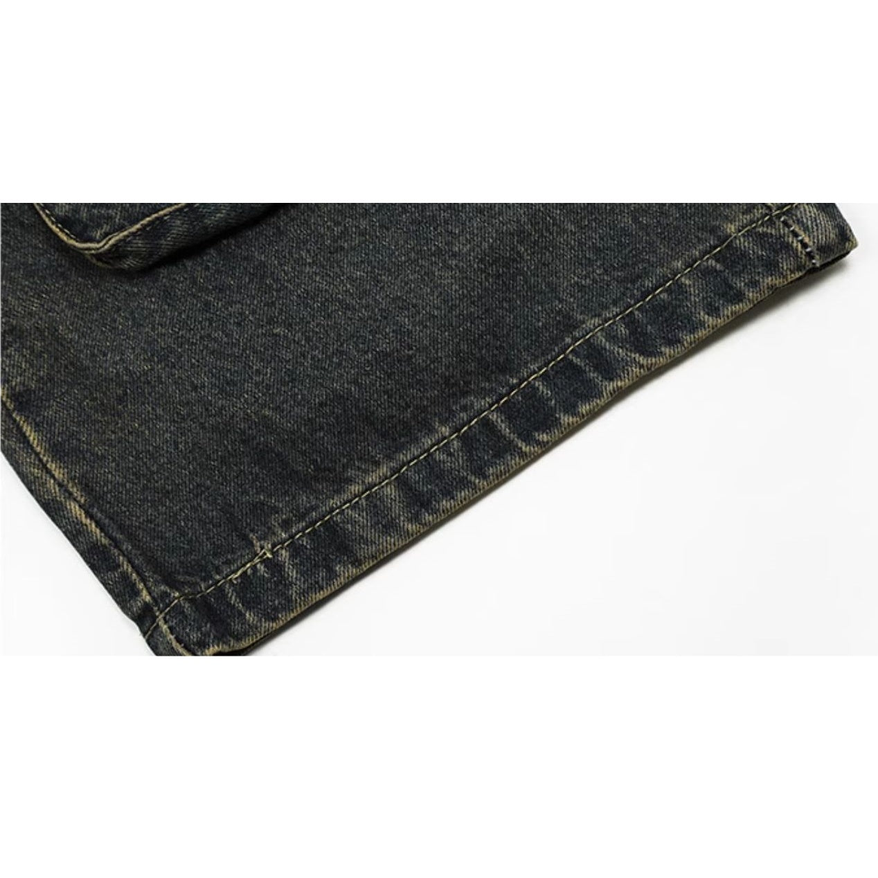 Strap Distressed Washed Multi-pocket Cargo Jeans MW9060