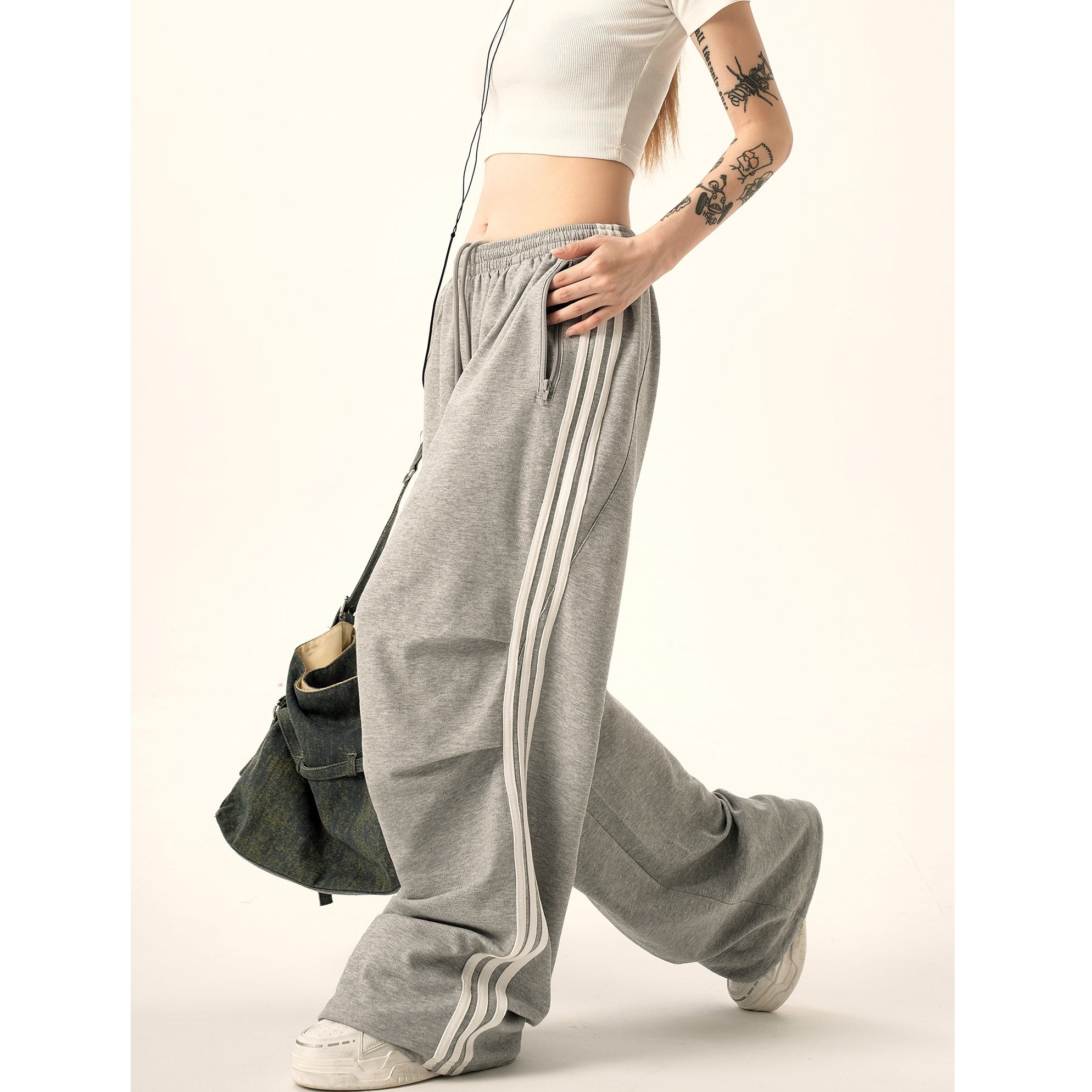 Side Three-bar Striped Wide-leg Sweat Pants MW9339