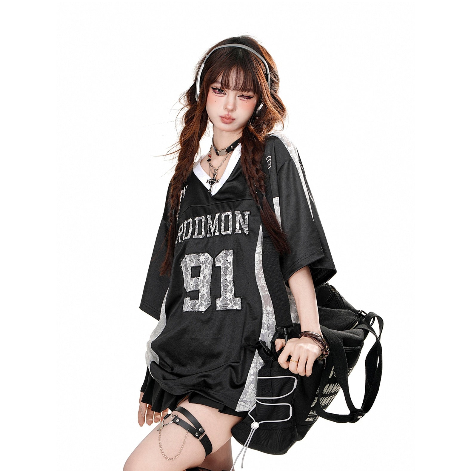 V-neck Lace Embroidery Shiny T-shirt KK2052