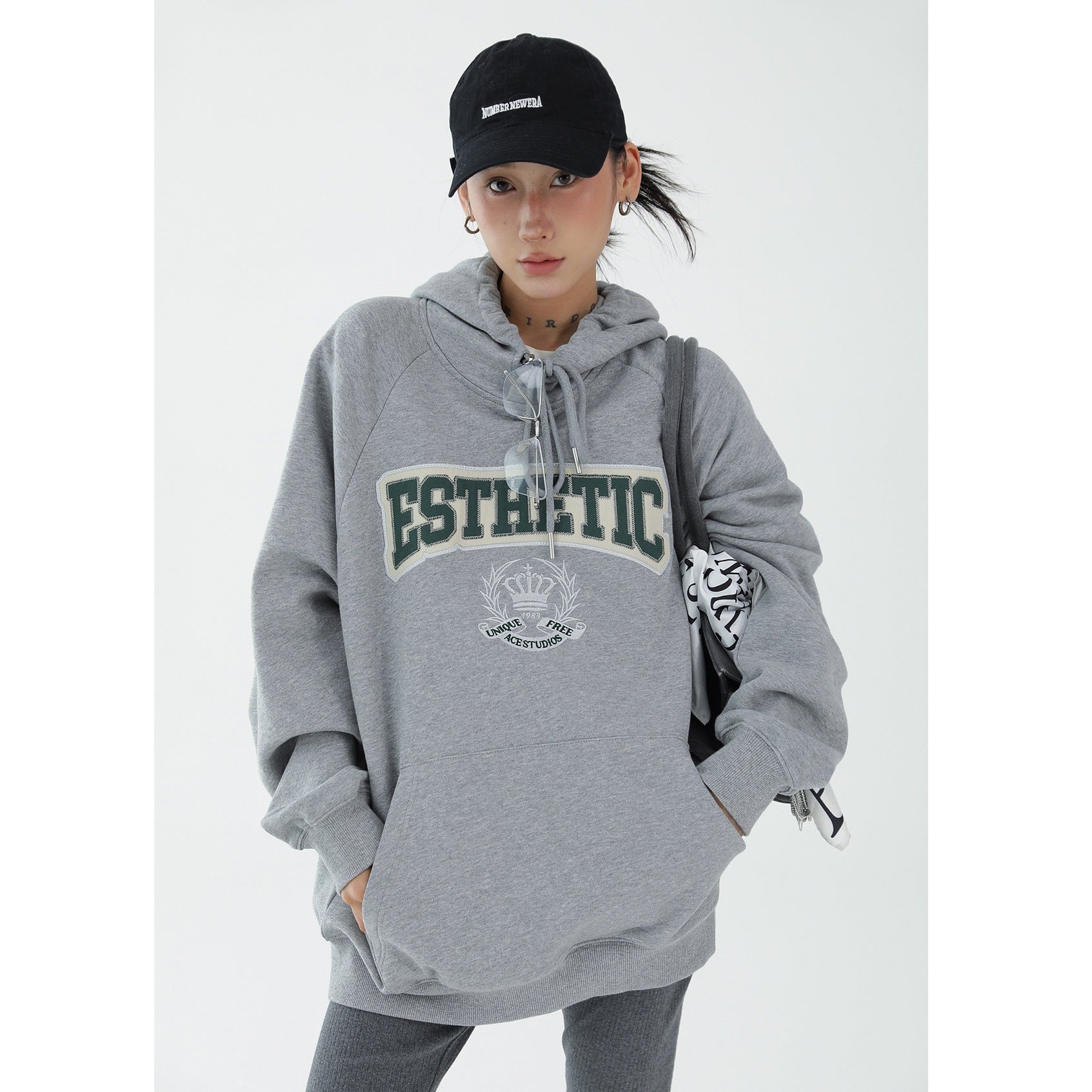 College Style Appliqué Embroidery Hoodie AC7068