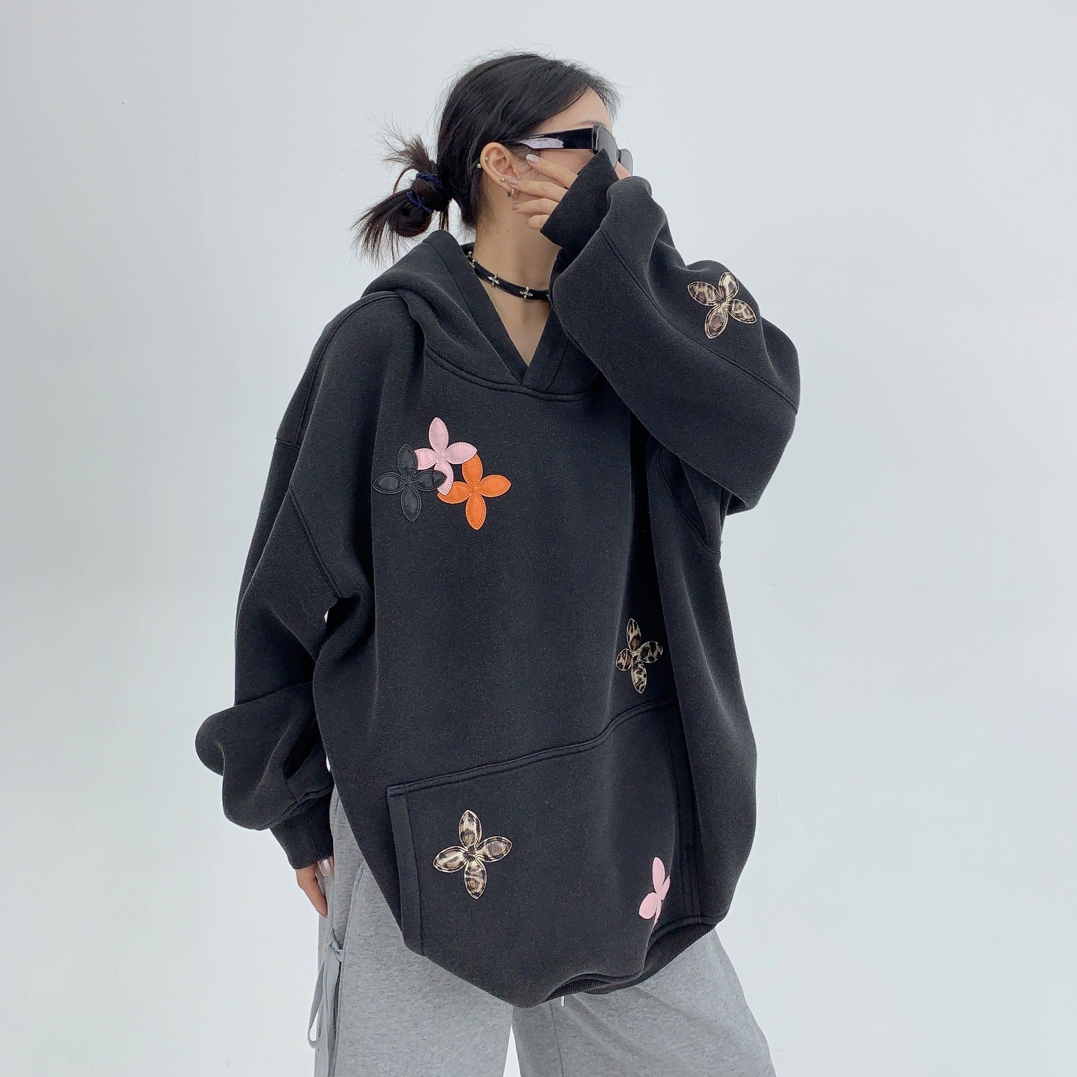 Veneer Embroidery Loose Sweat Hoodie MW9589