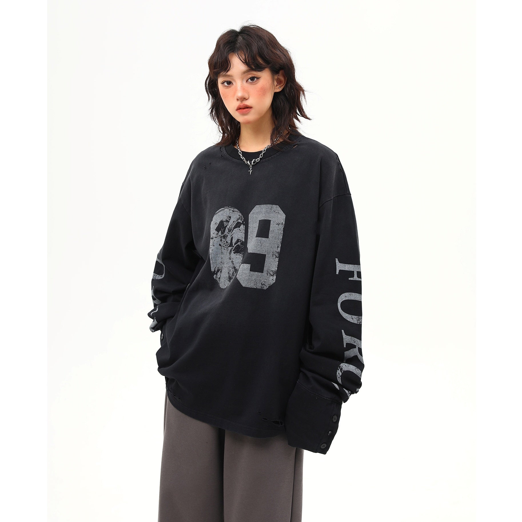 Letter Spray Painting Long Sleeve T-shirt MW9925