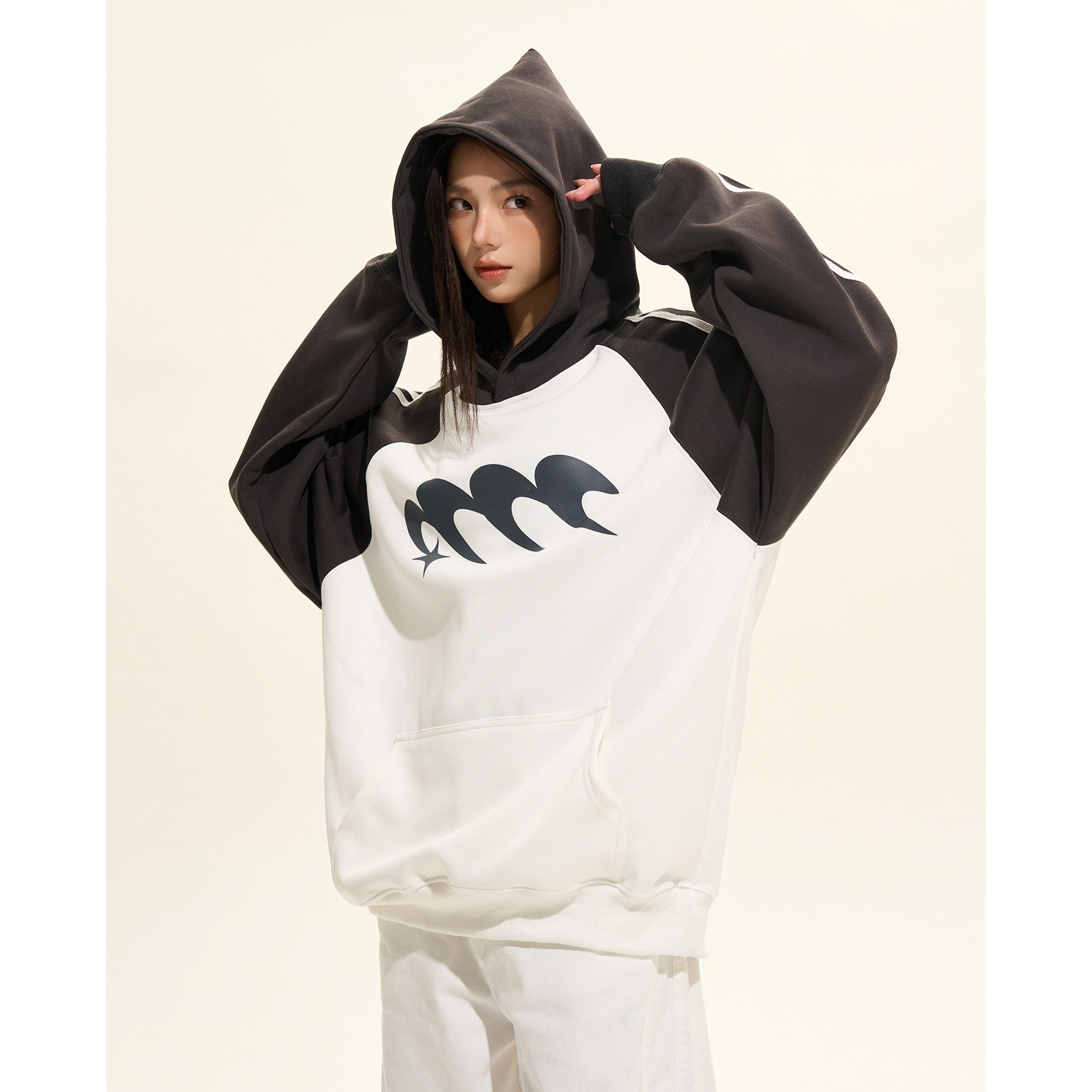 Contrasting Print Raglan Sleeve Hooded Sweat MW9344