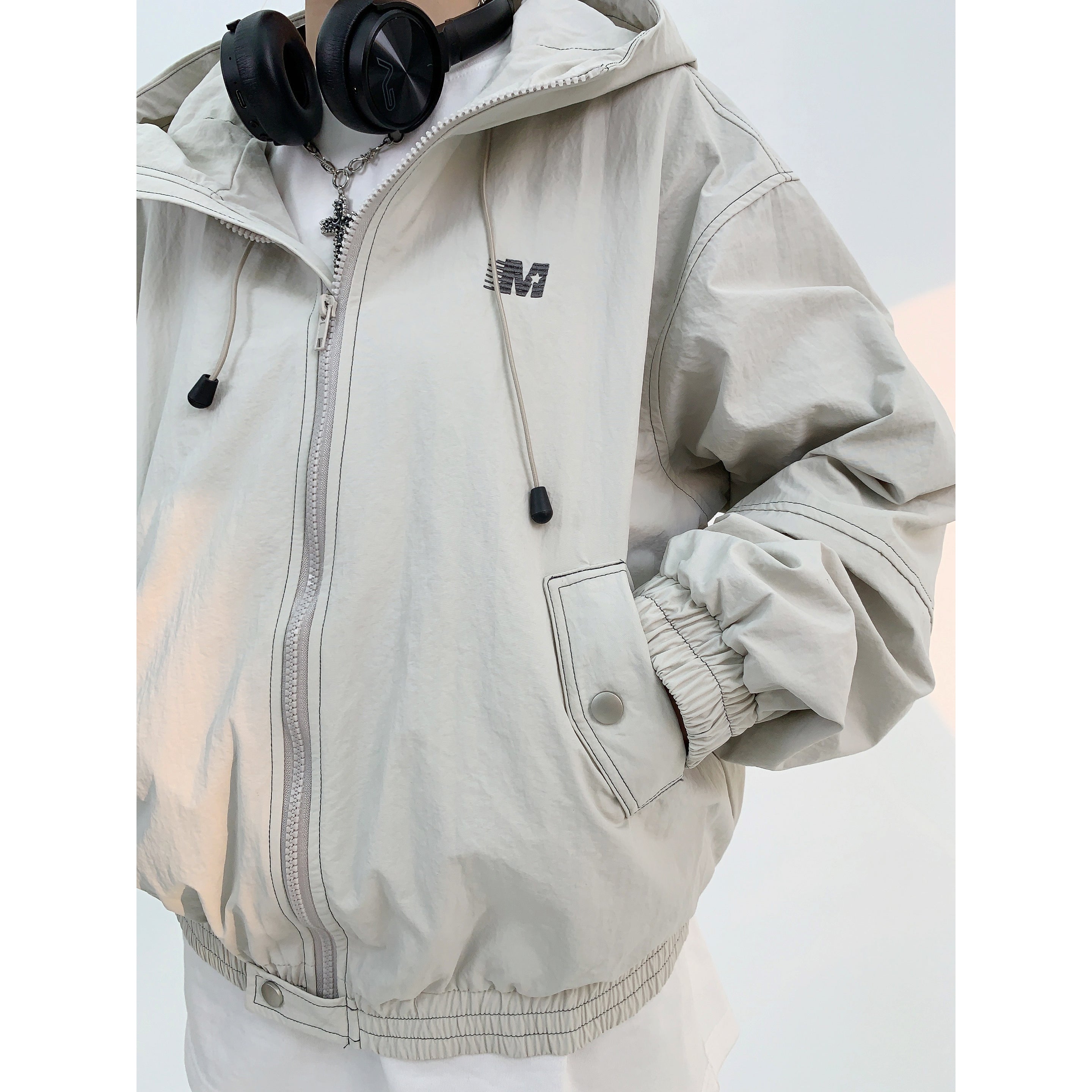short embroidery hooded jacket MW9012