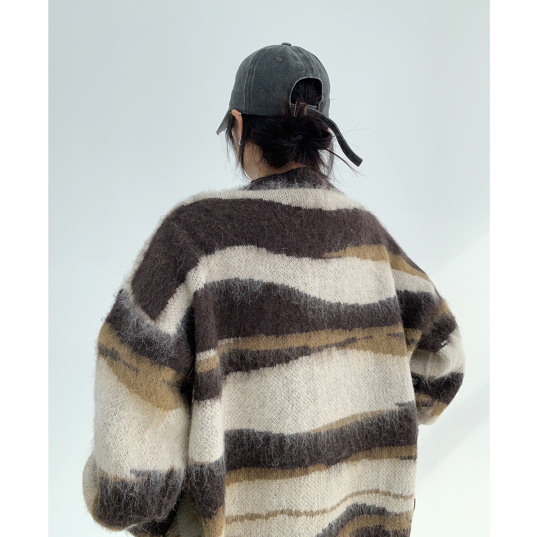 Irregular Border Plush Sweater MW9794