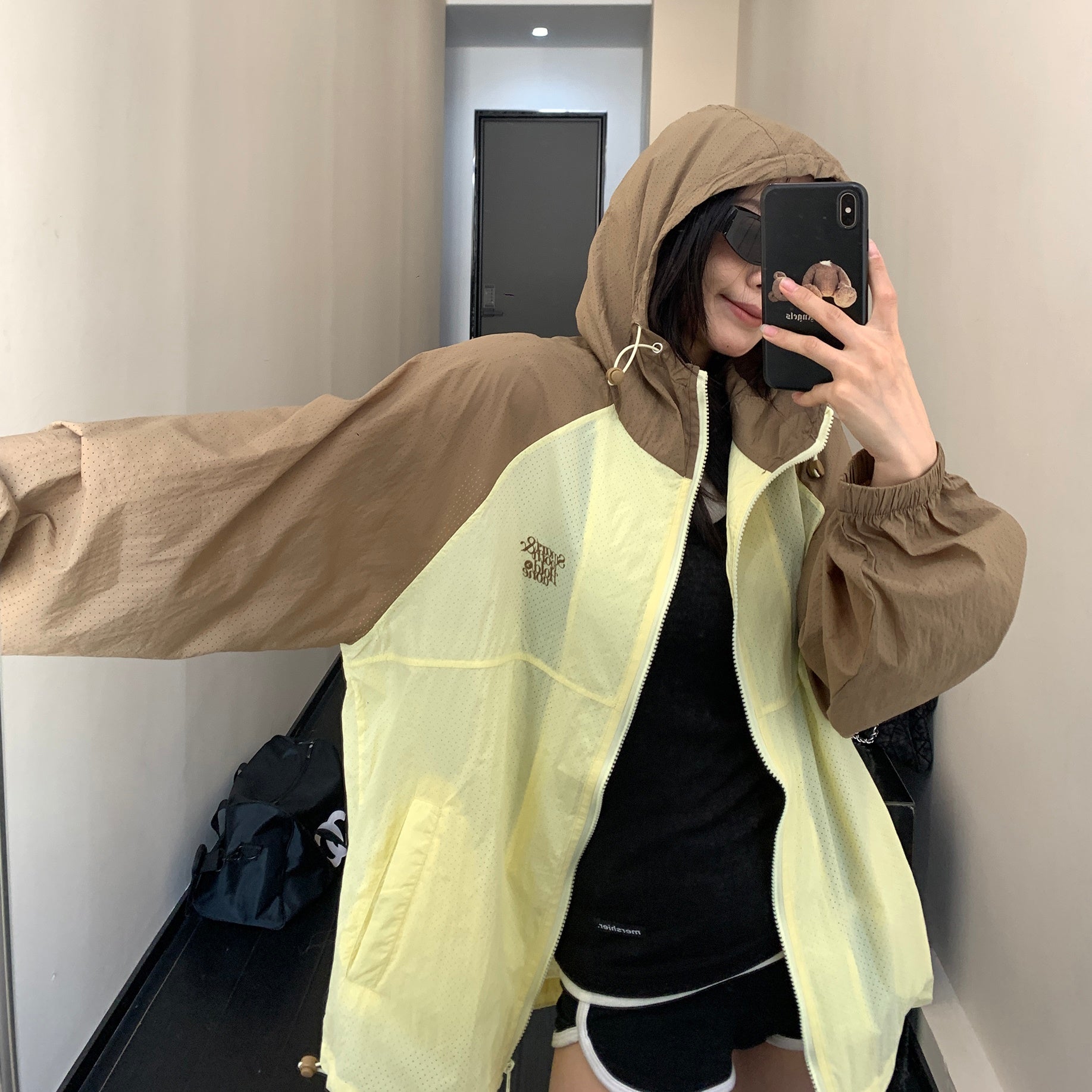 Contrast Embroidery Hooded Sunscreen Jacket MW9246