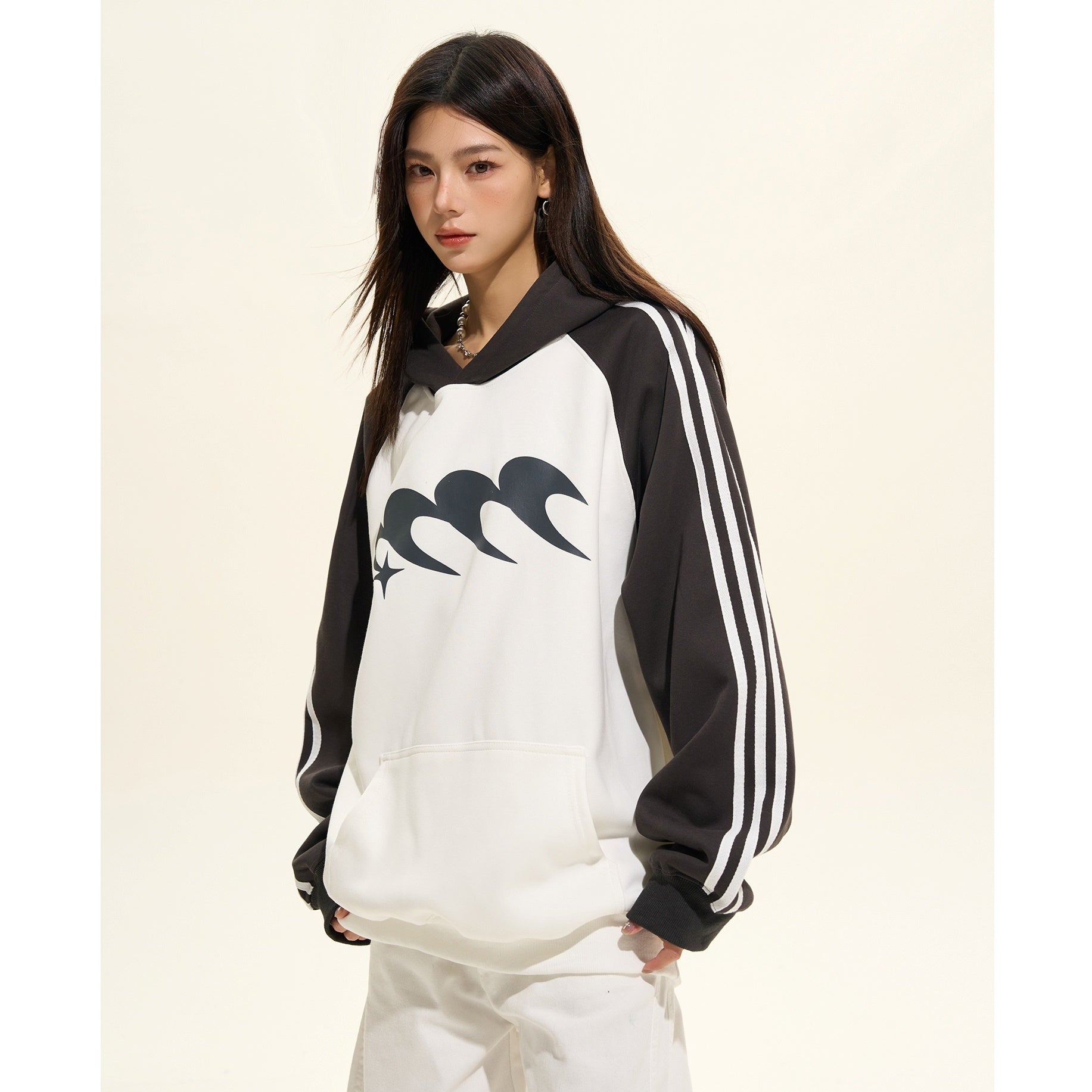 Contrasting Print Raglan Sleeve Hooded Sweat MW9344