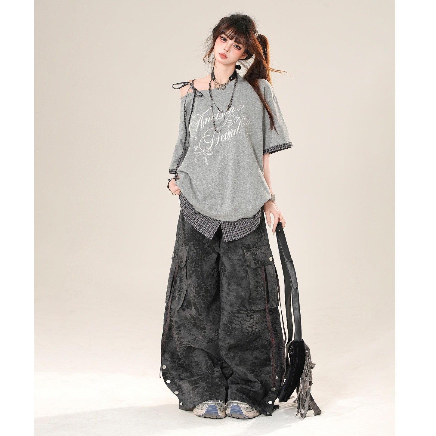 Check-Panelled Loose Neck T-shirt KK2059
