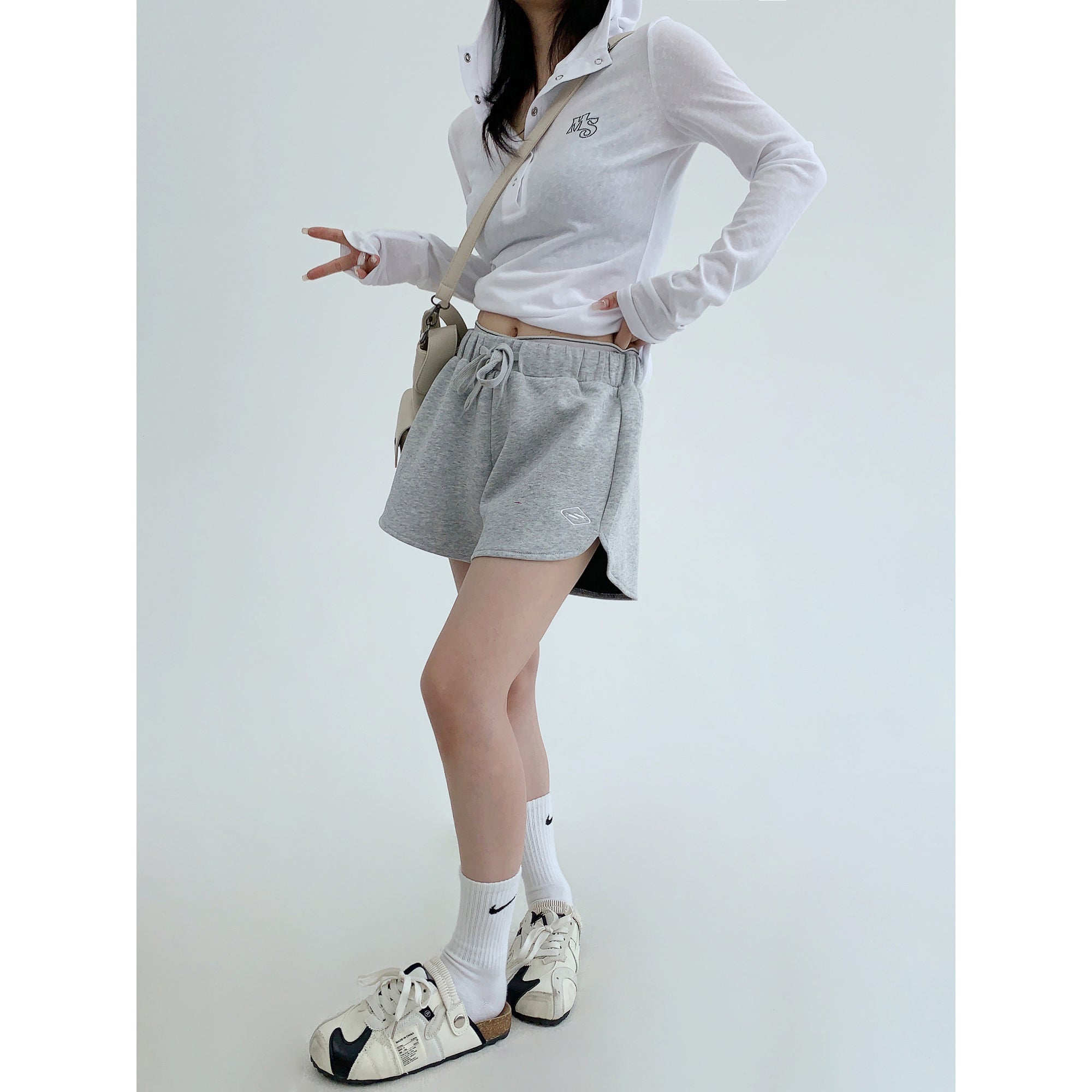 Simple Loose Embroidered Shorts Hot Pants MW10067