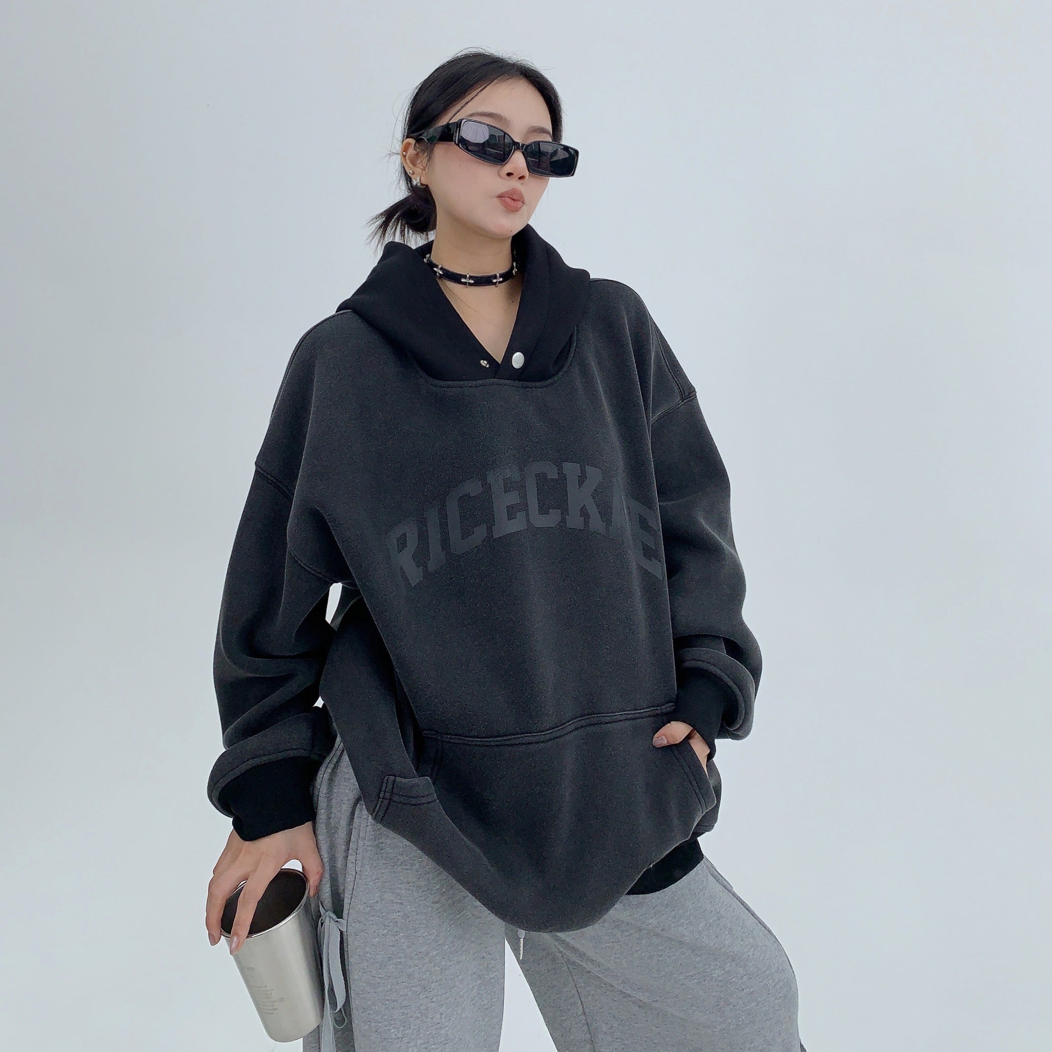 Distressed Contrasting Printed Sweat Hoodie MW9595