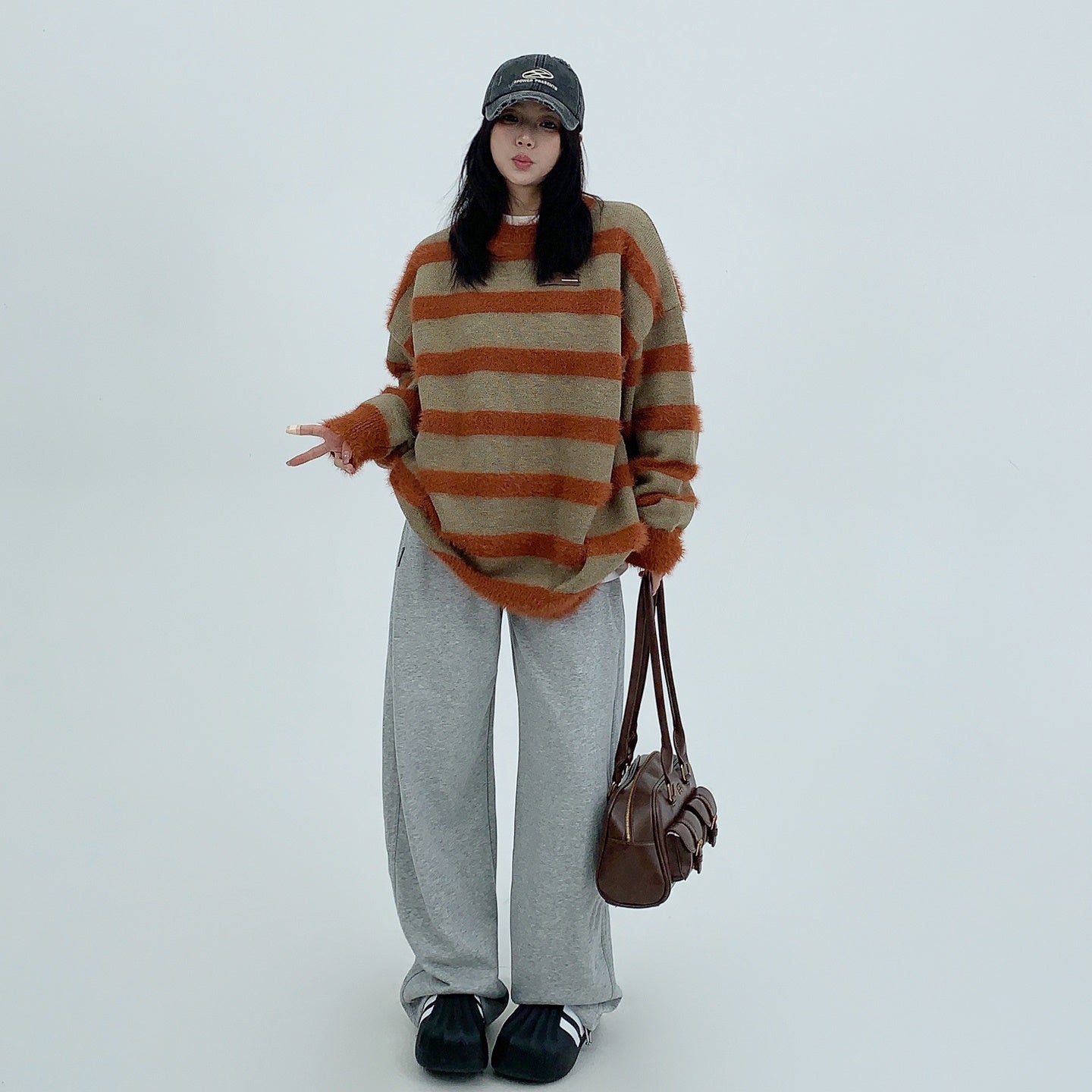 Plush Border Crewneck Sweater MW9793