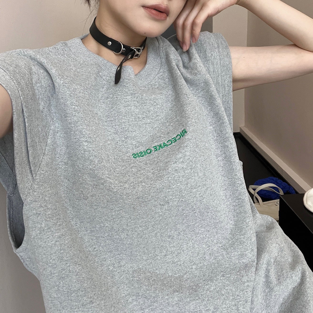 Embroidered Sleeveless OverSize T-Shirt MW9255