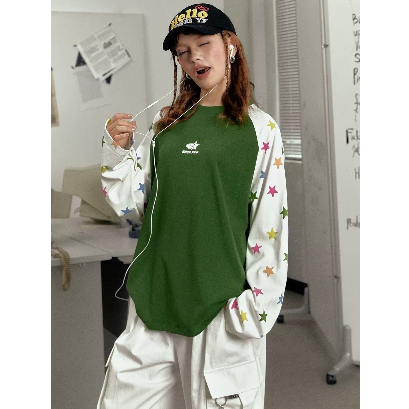 Colorful Stars Print Contrast Raglan Sleeve T-Shirt EZ158