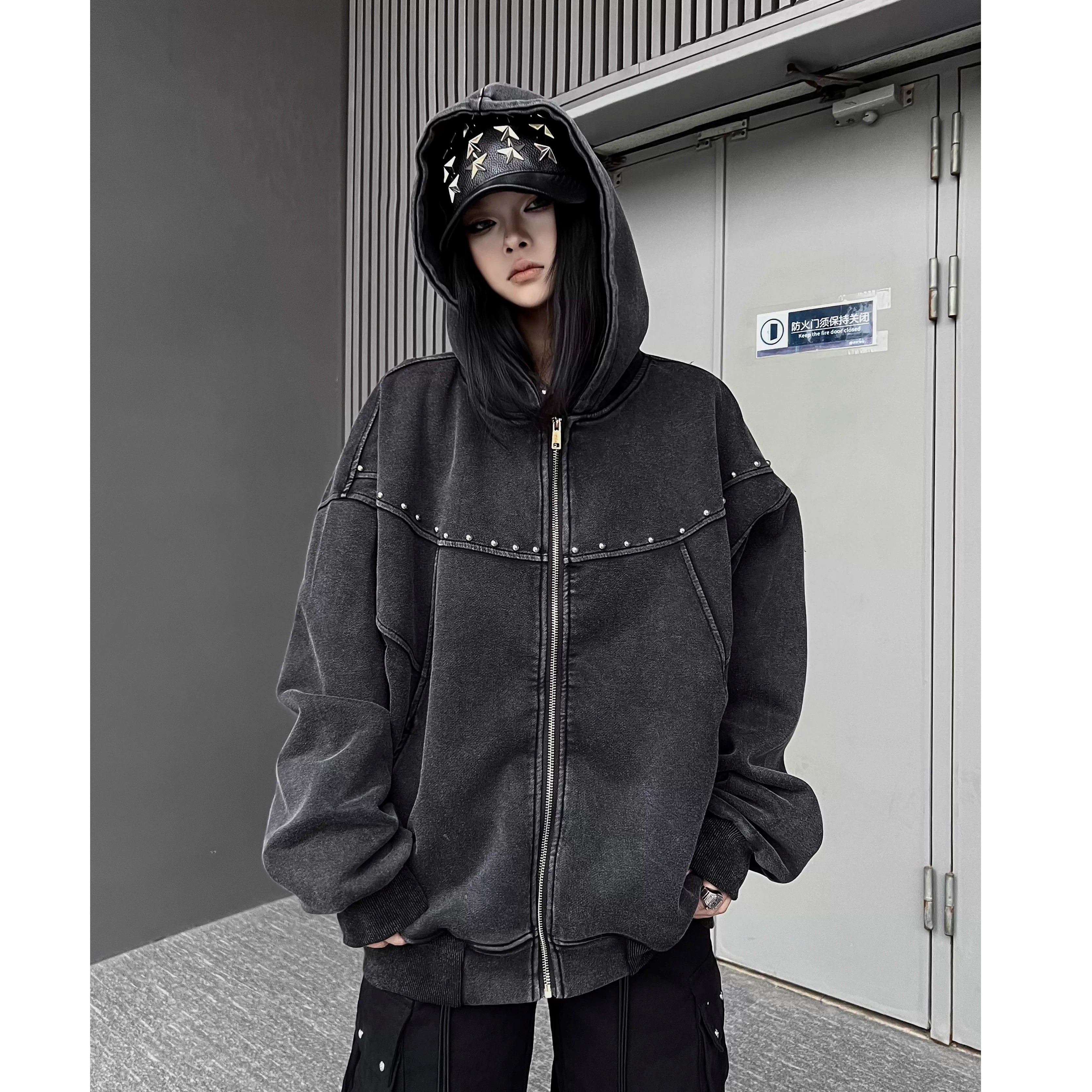Studded Design Washed Hooded Sweat MW10346