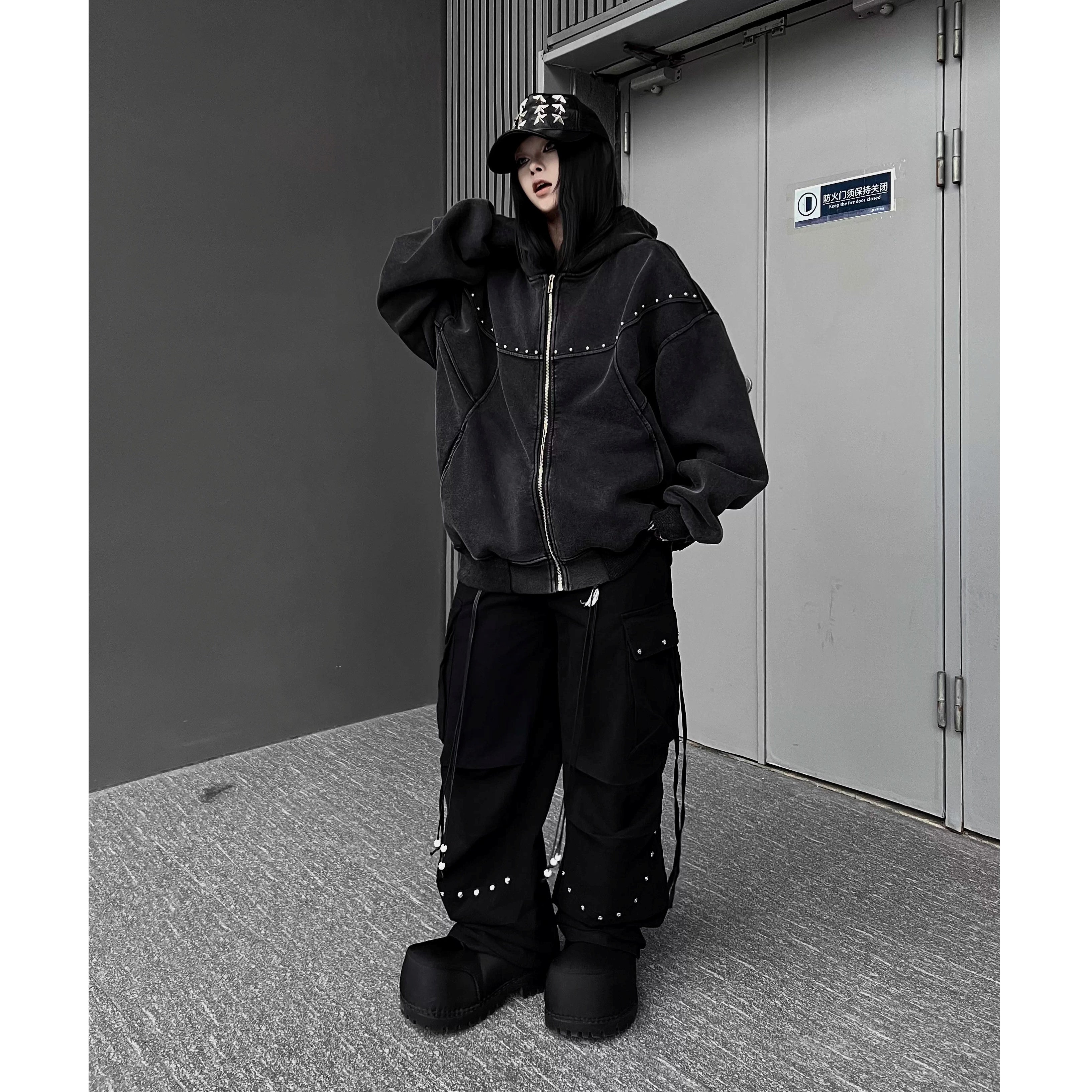 Studded Design Washed Hooded Sweat MW10346