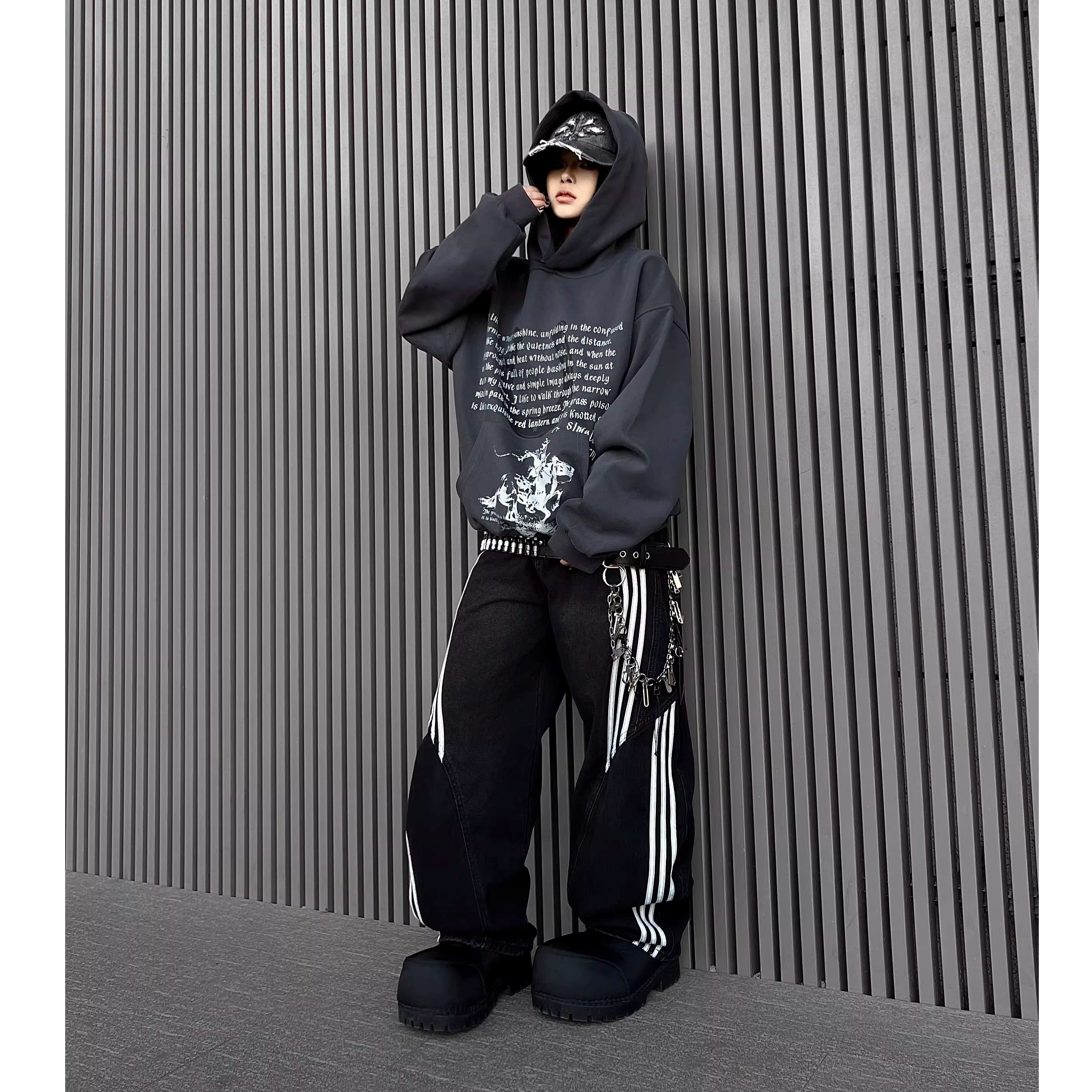 Horseshoe Graphic Letter Print Hoodie MW10350