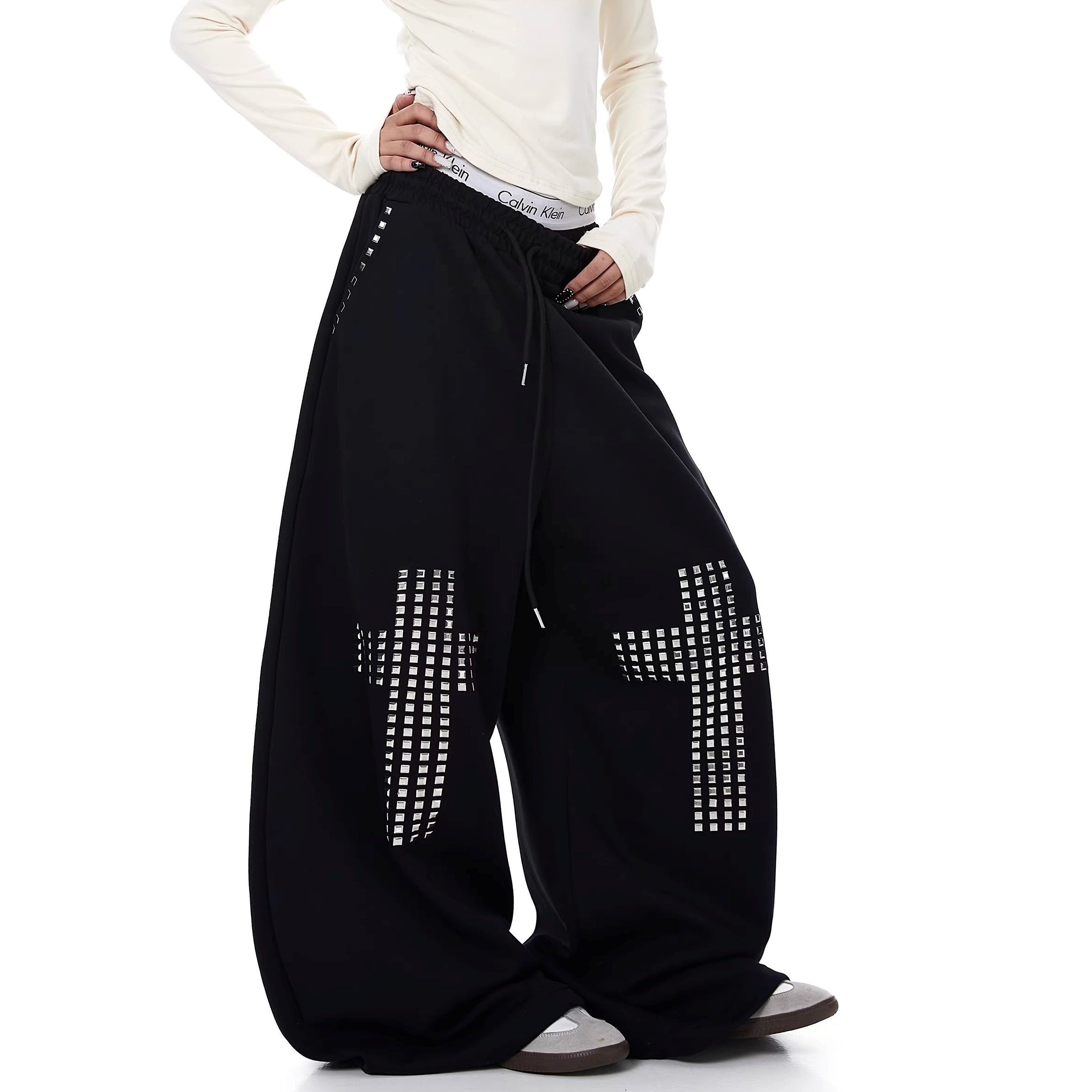 Studded Cross Drawstring Wide Sweat Pants MW10361