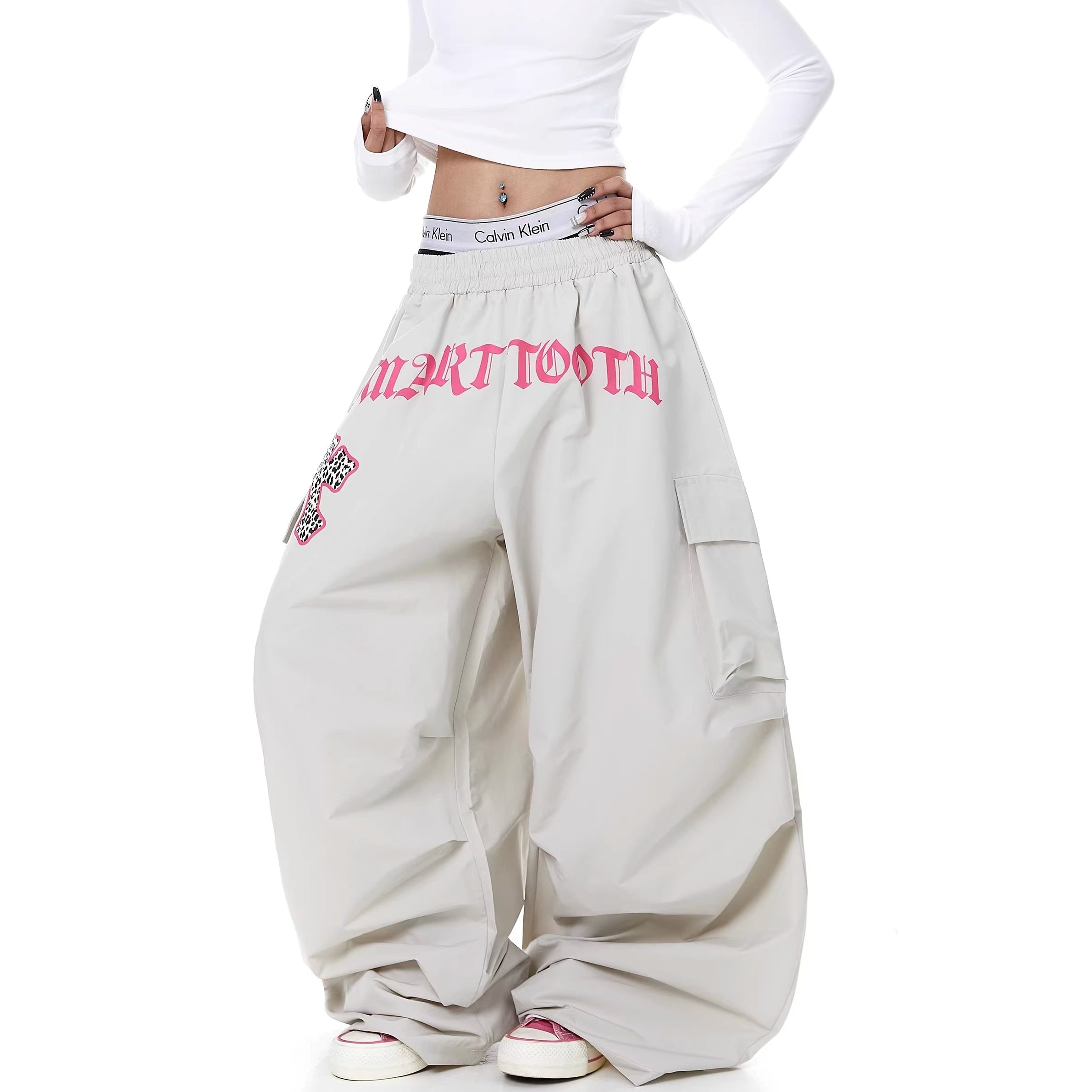 Letter Print Pleated Paratrooper Cargo Pants BK7074