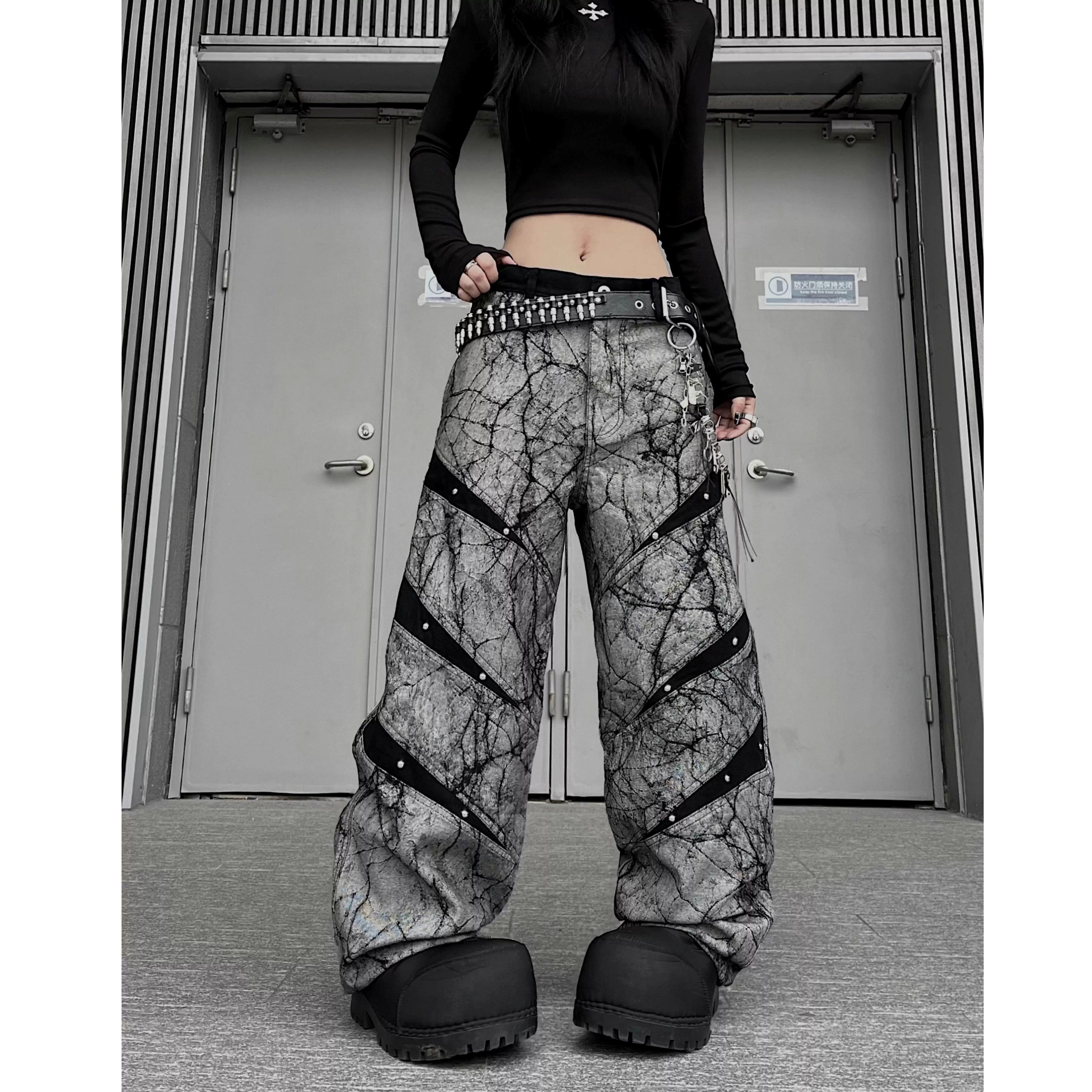 Crack Rivet Patchwork Wide-leg Jeans MW10348