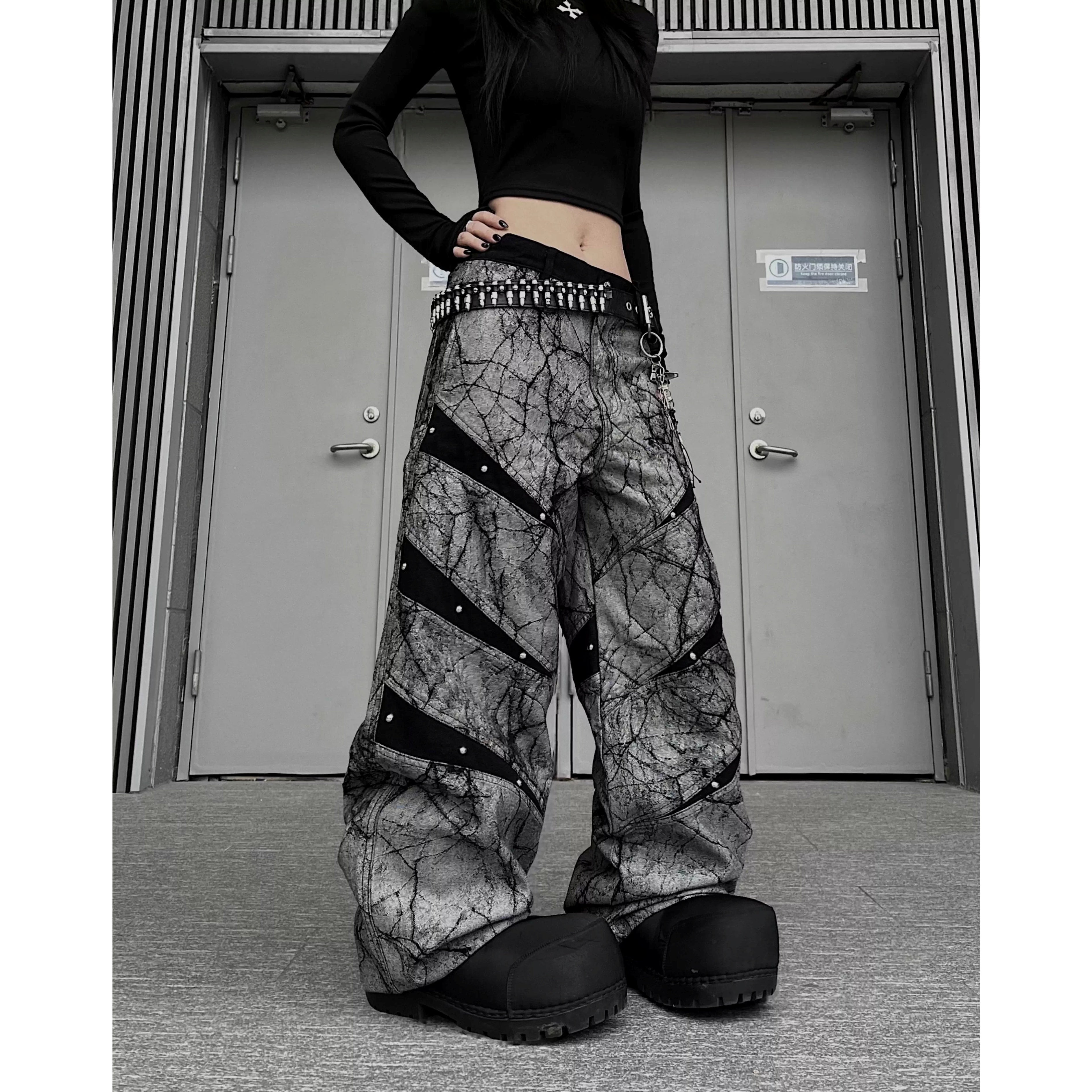 Crack Rivet Patchwork Wide-leg Jeans MW10348