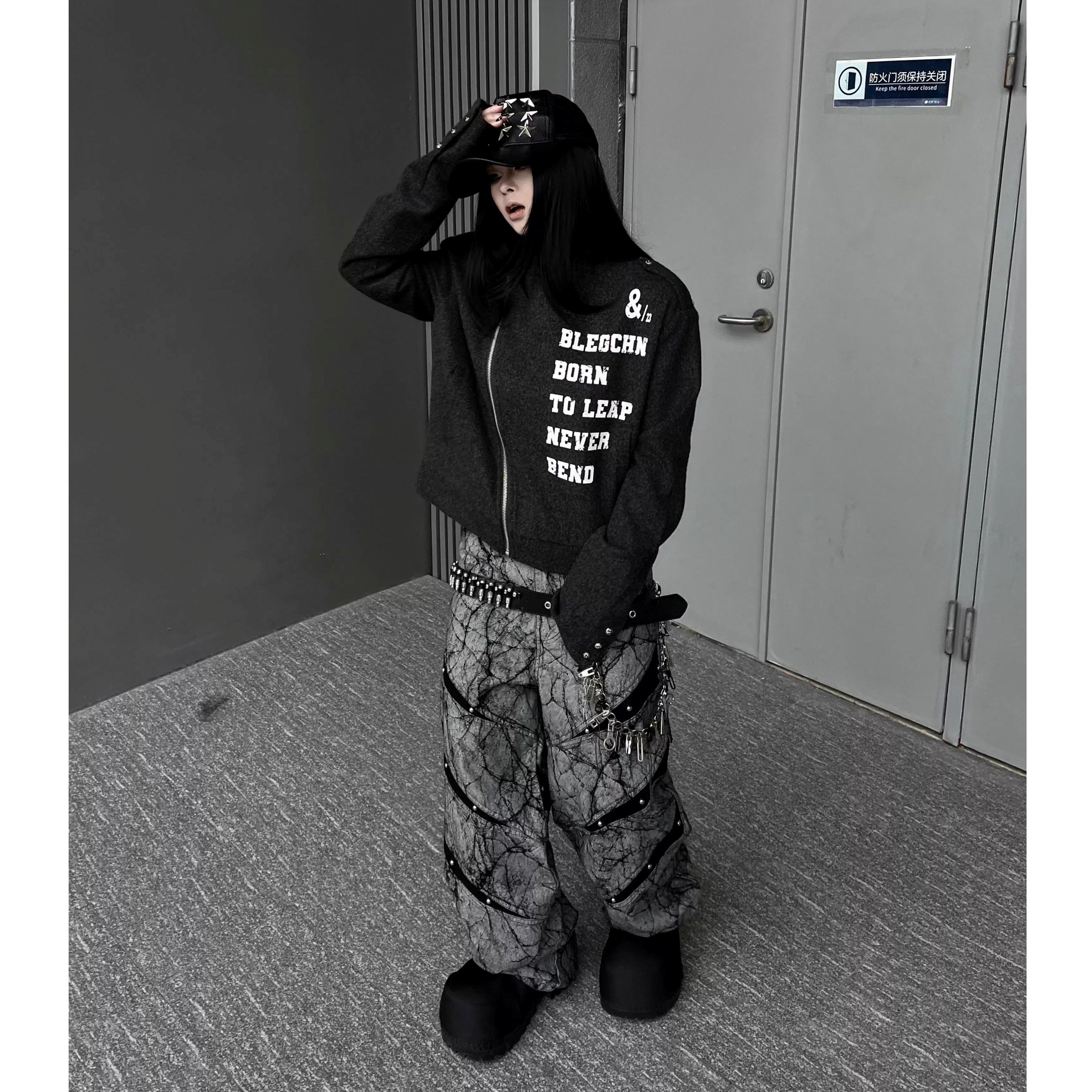 Crack Rivet Patchwork Wide-leg Jeans MW10348