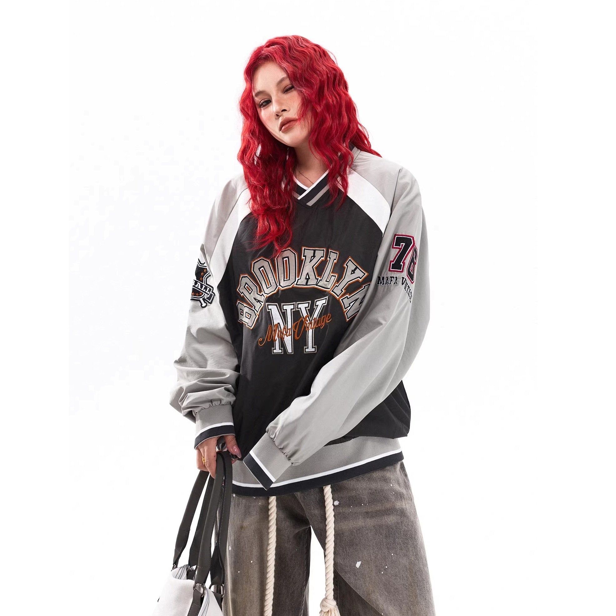 V-neck Baseball Design Athleisure Pullover MW10320