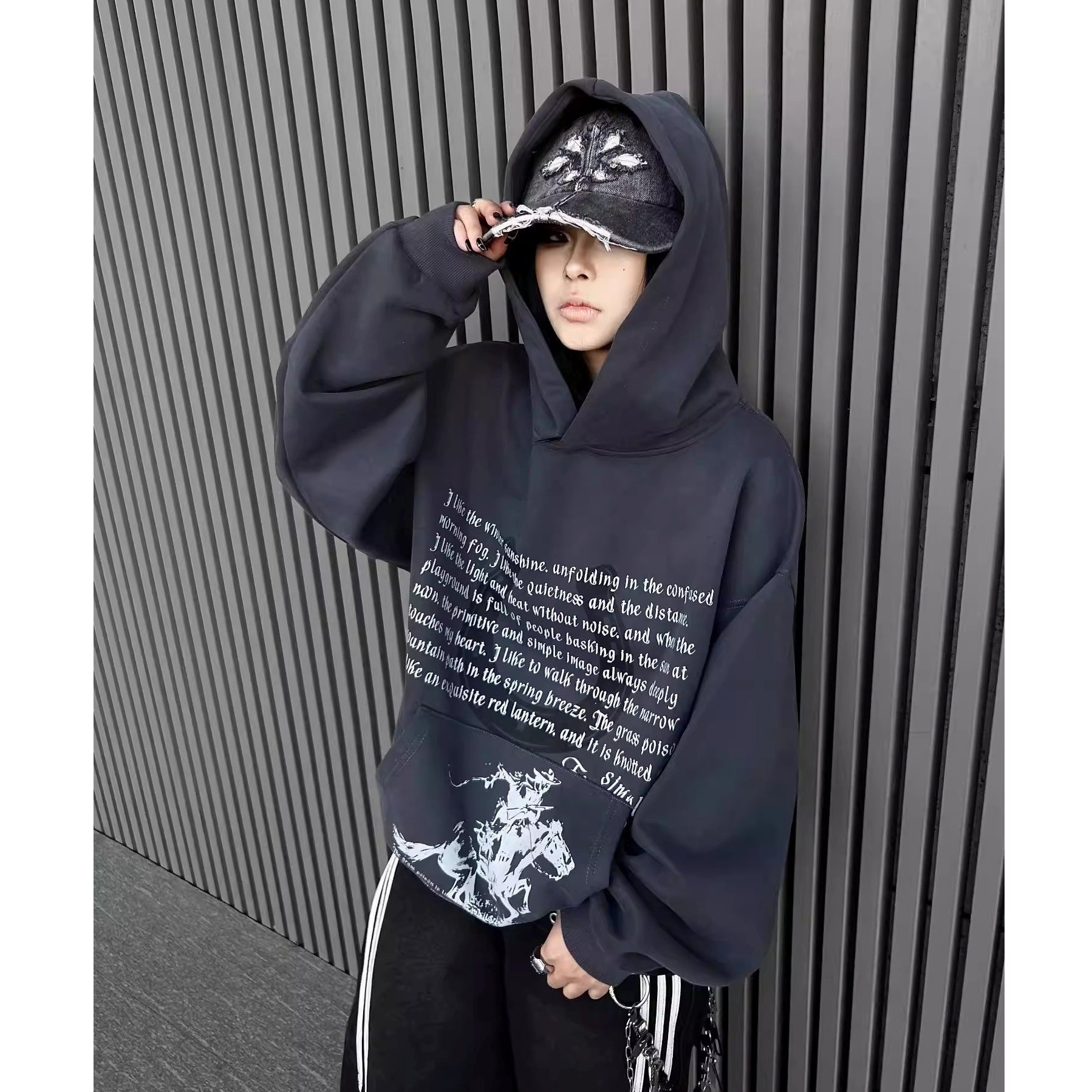 Horseshoe Graphic Letter Print Hoodie MW10350