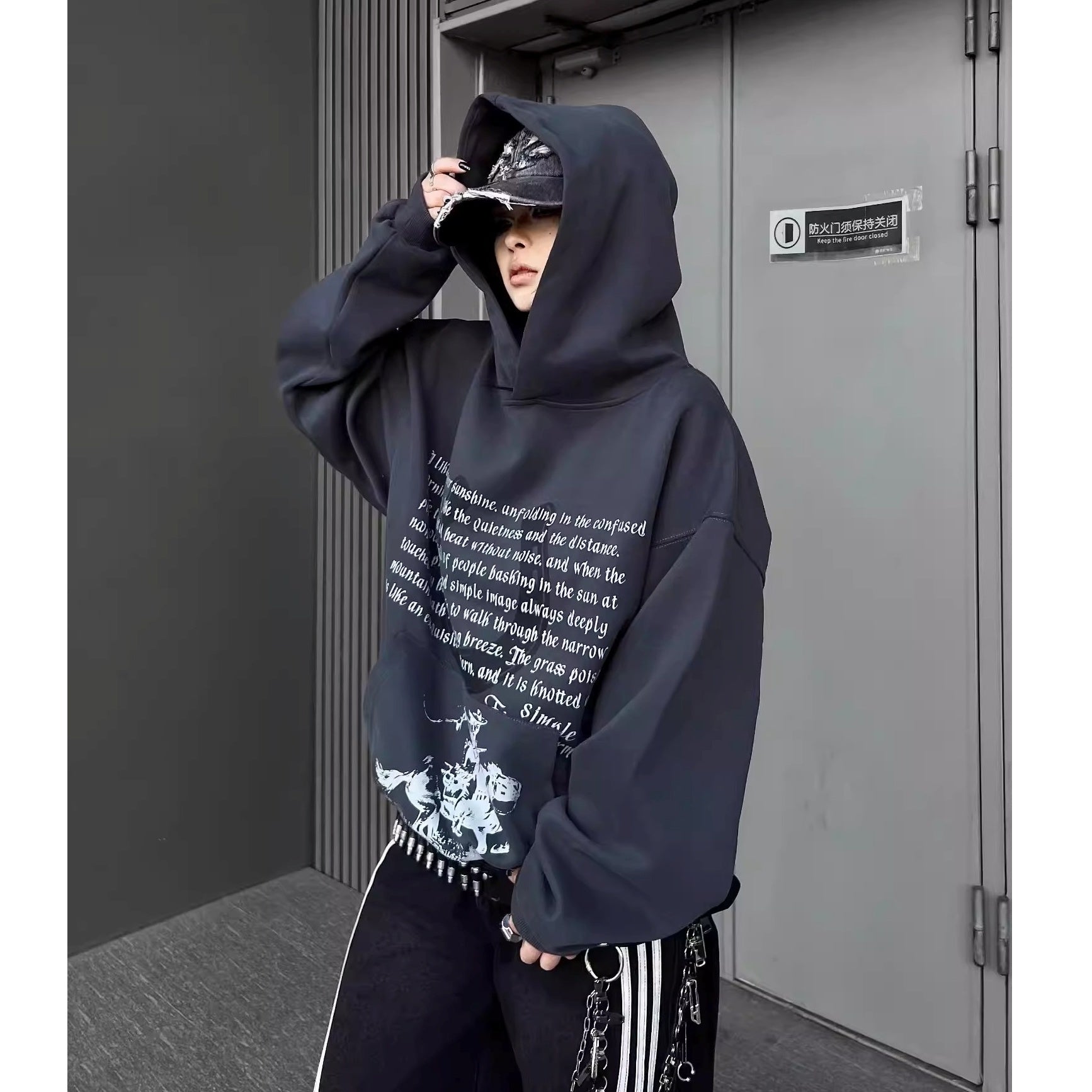 Horseshoe Graphic Letter Print Hoodie MW10350