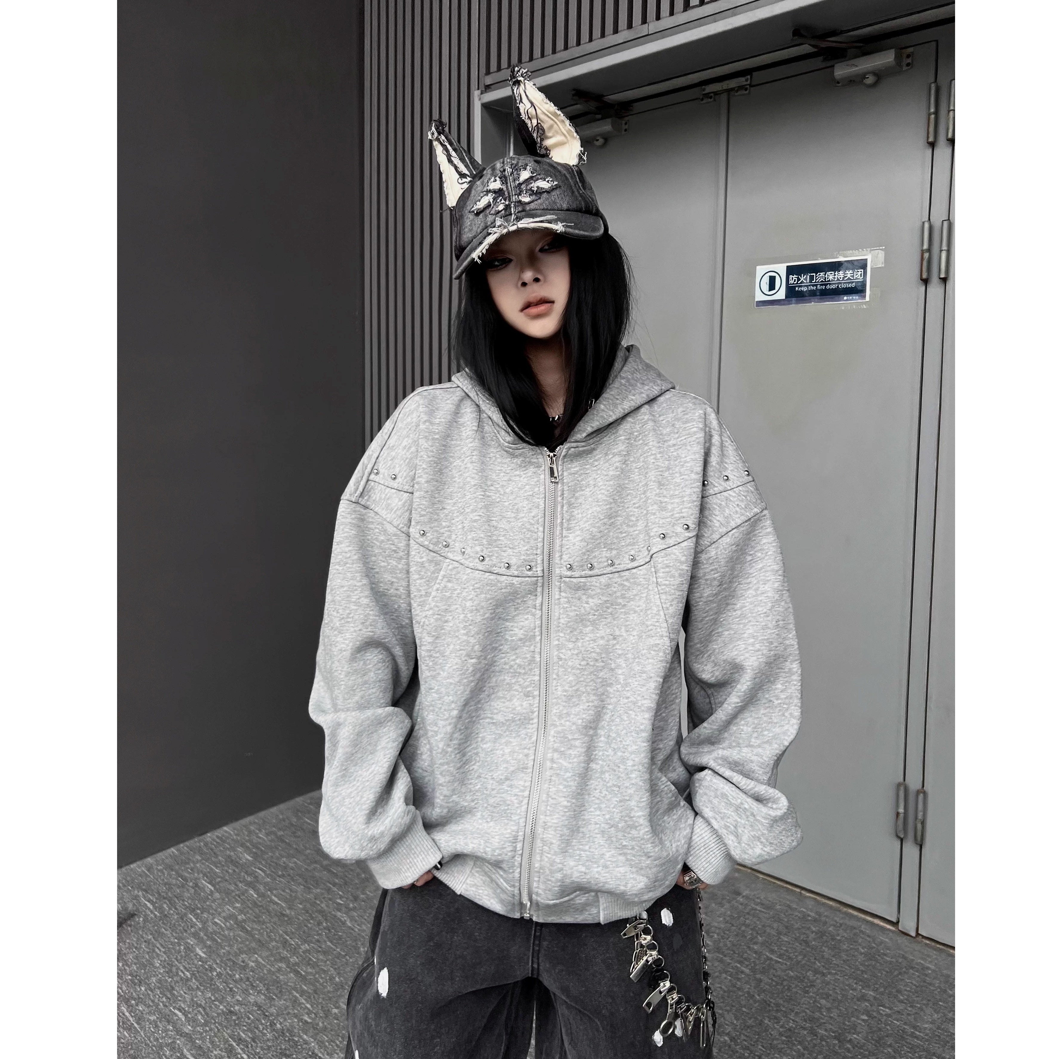 Studded Design Washed Hooded Sweat MW10346