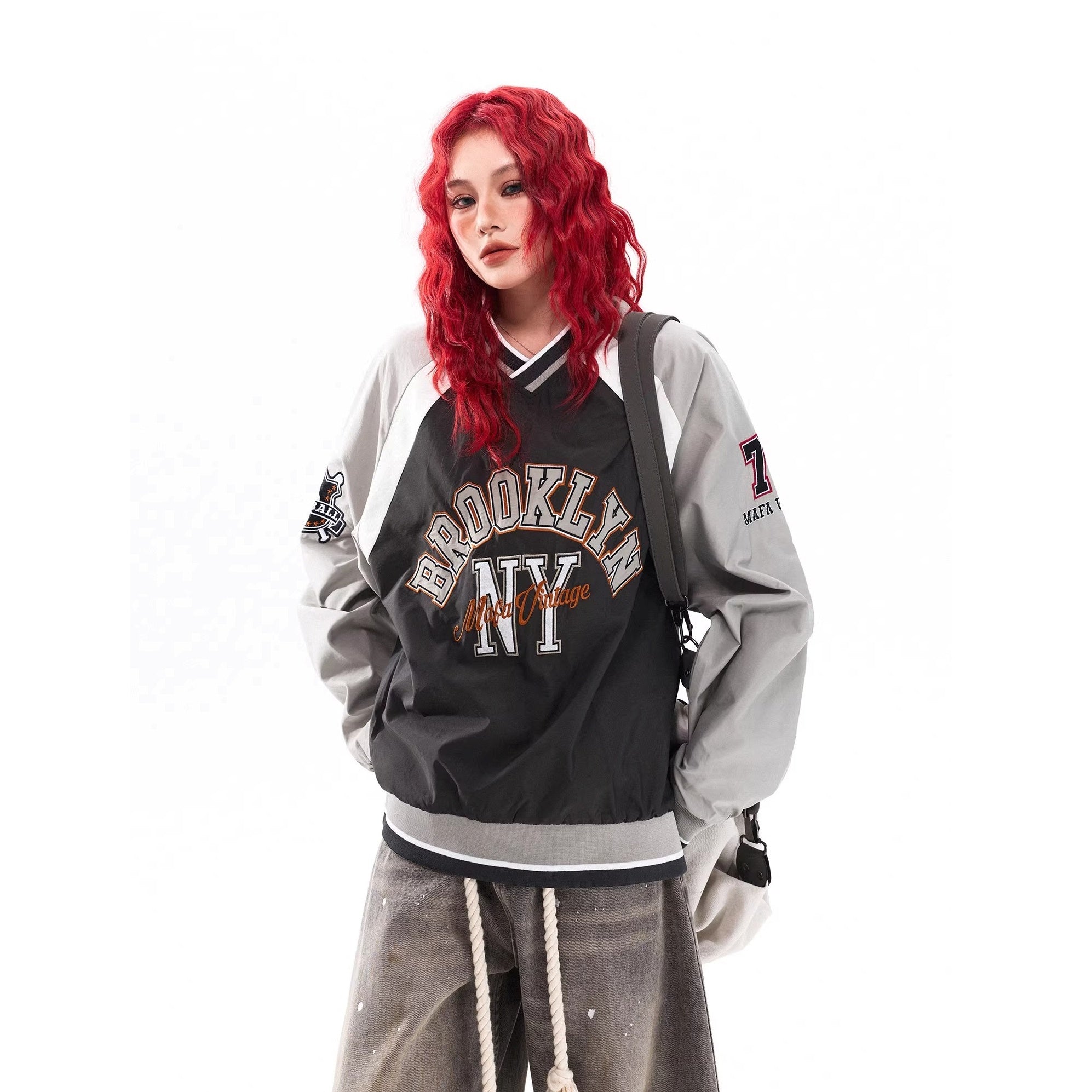 V-neck Baseball Design Athleisure Pullover MW10320