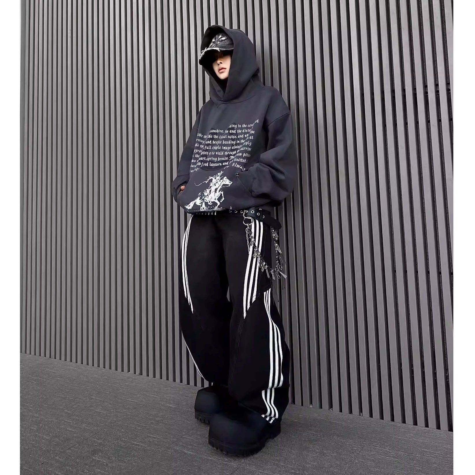 Horseshoe Graphic Letter Print Hoodie MW10350