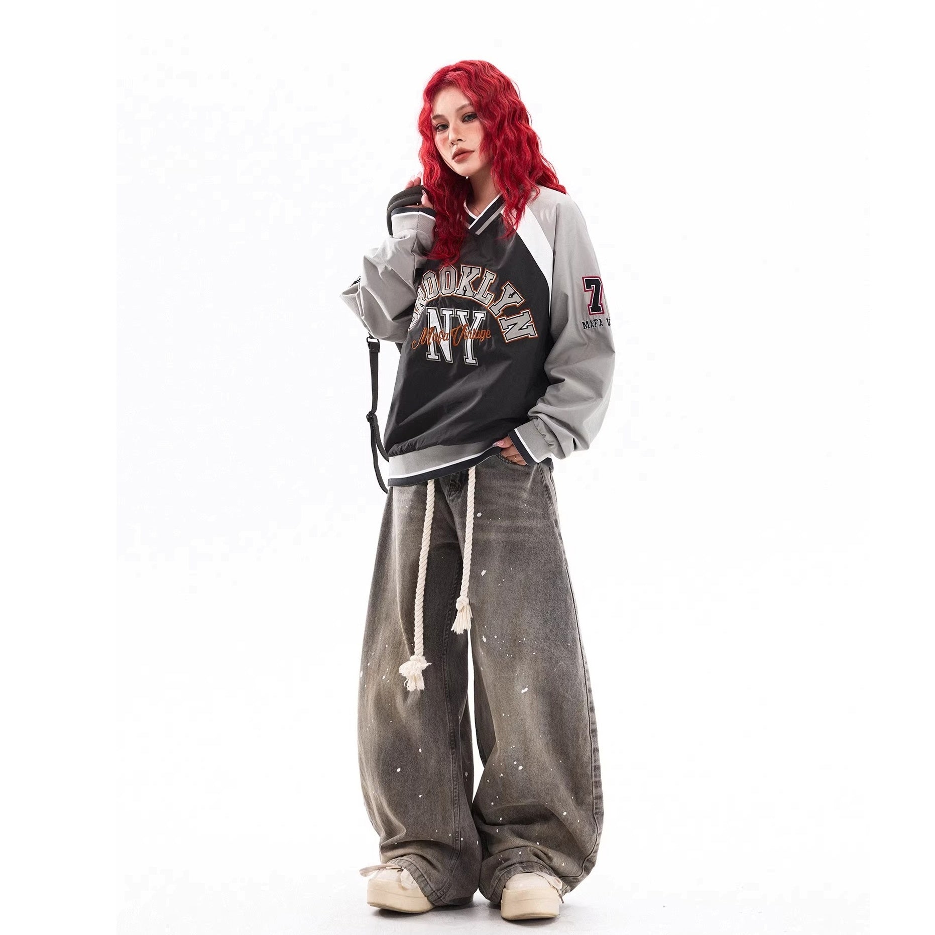 V-neck Baseball Design Athleisure Pullover MW10320