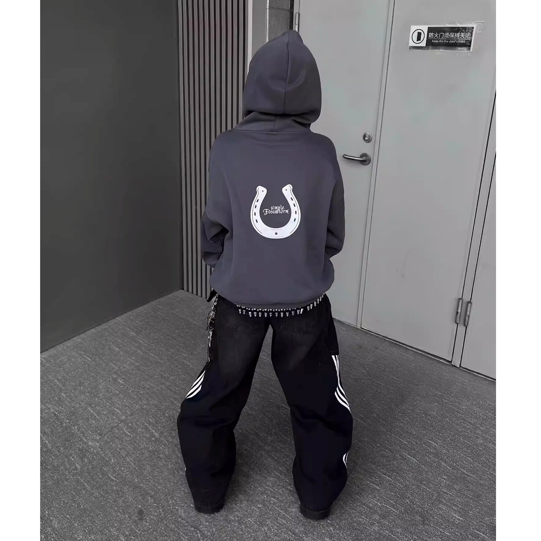 Horseshoe Graphic Letter Print Hoodie MW10350