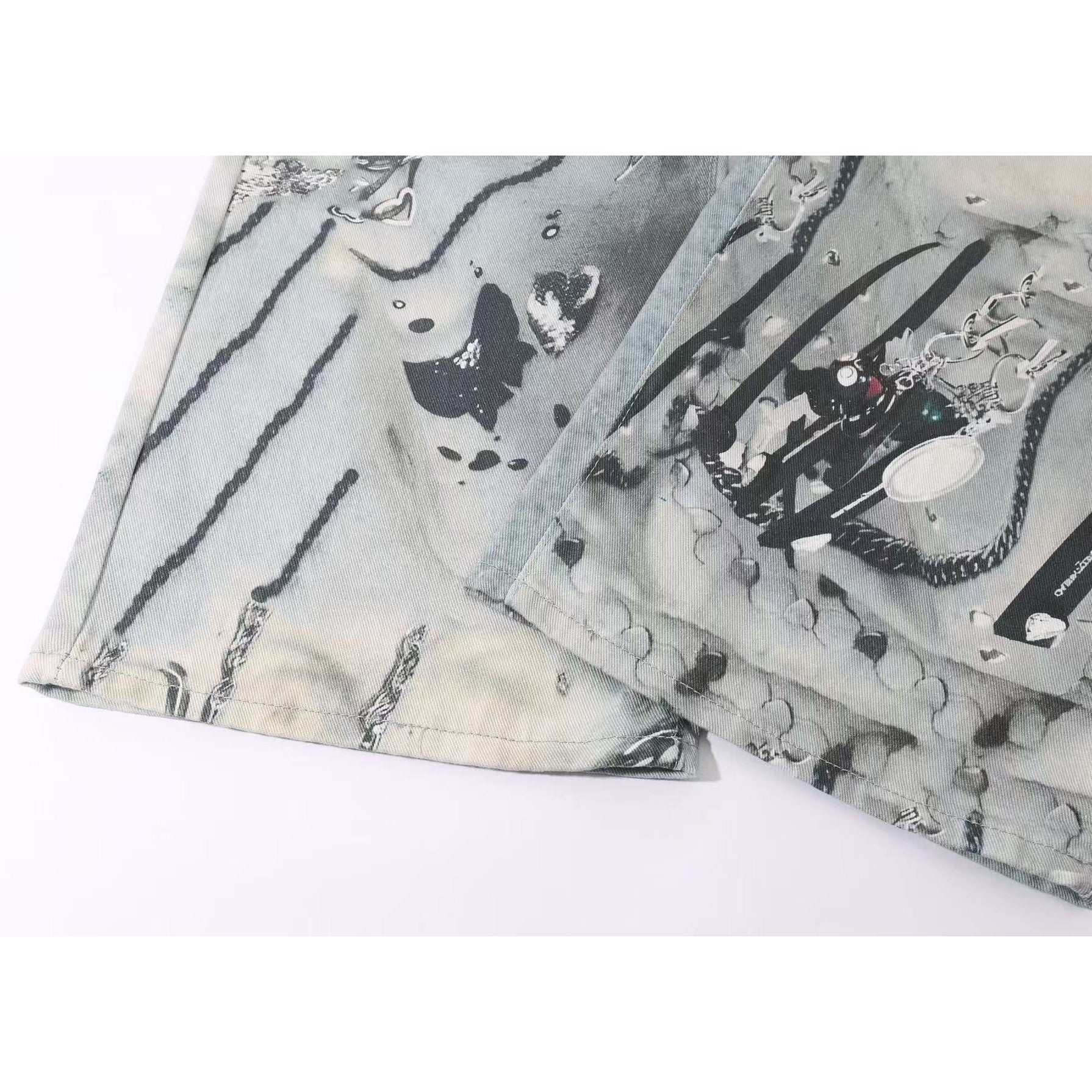 Chain Tag Graffiti Printed Washed Wide-leg Jeans MW10308