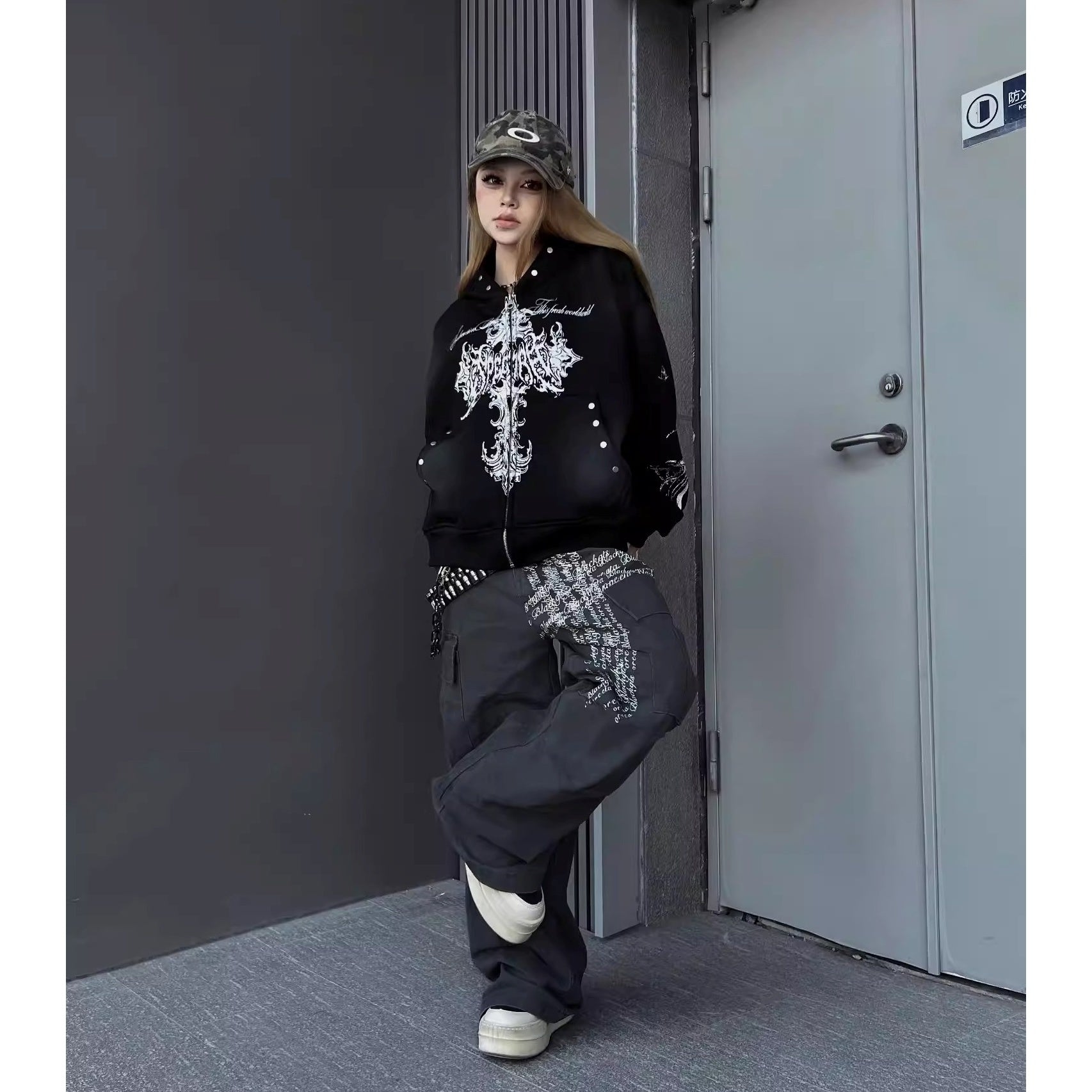 Letter Print Damage Pleats Cargo Pants MW10343