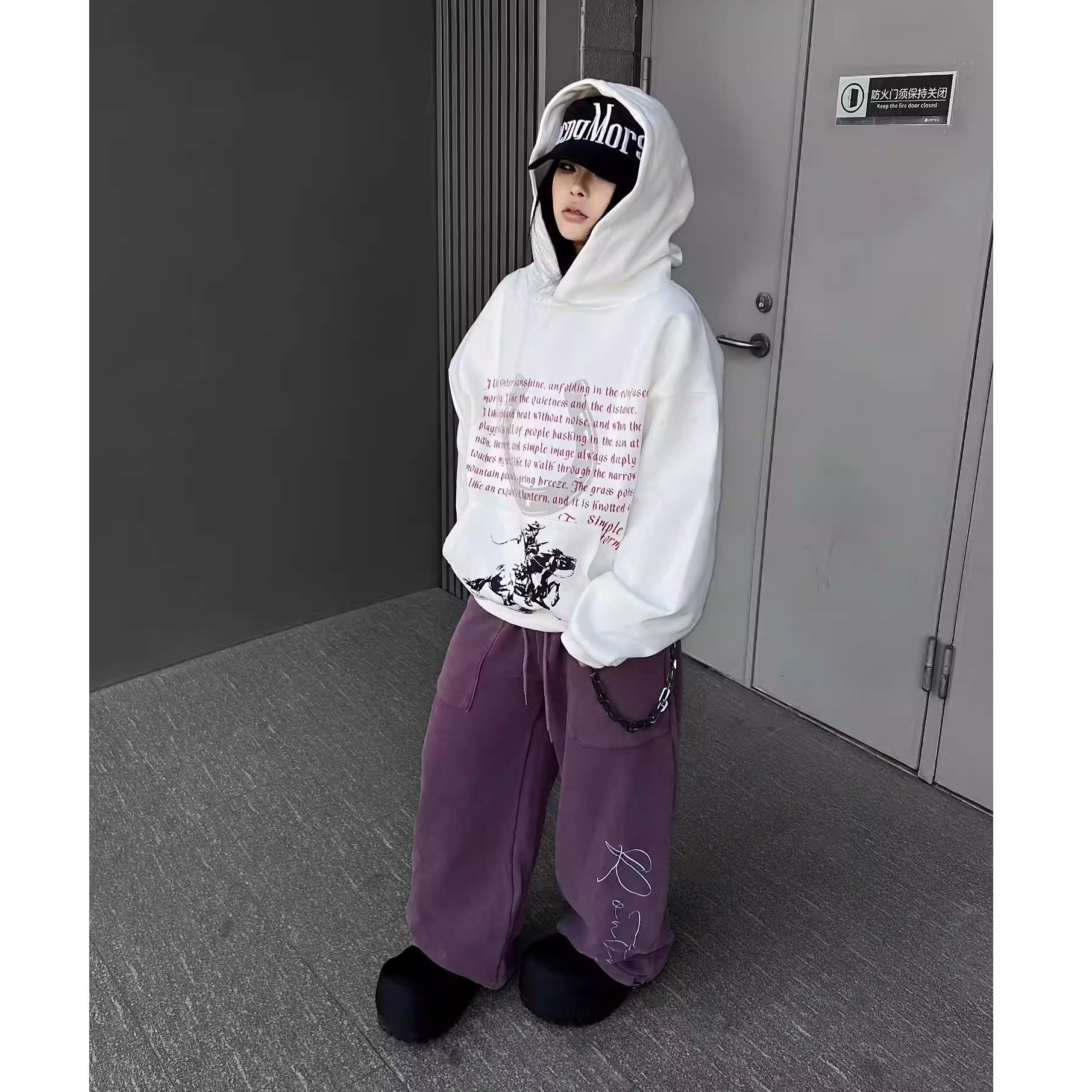Horseshoe Graphic Letter Print Hoodie MW10350