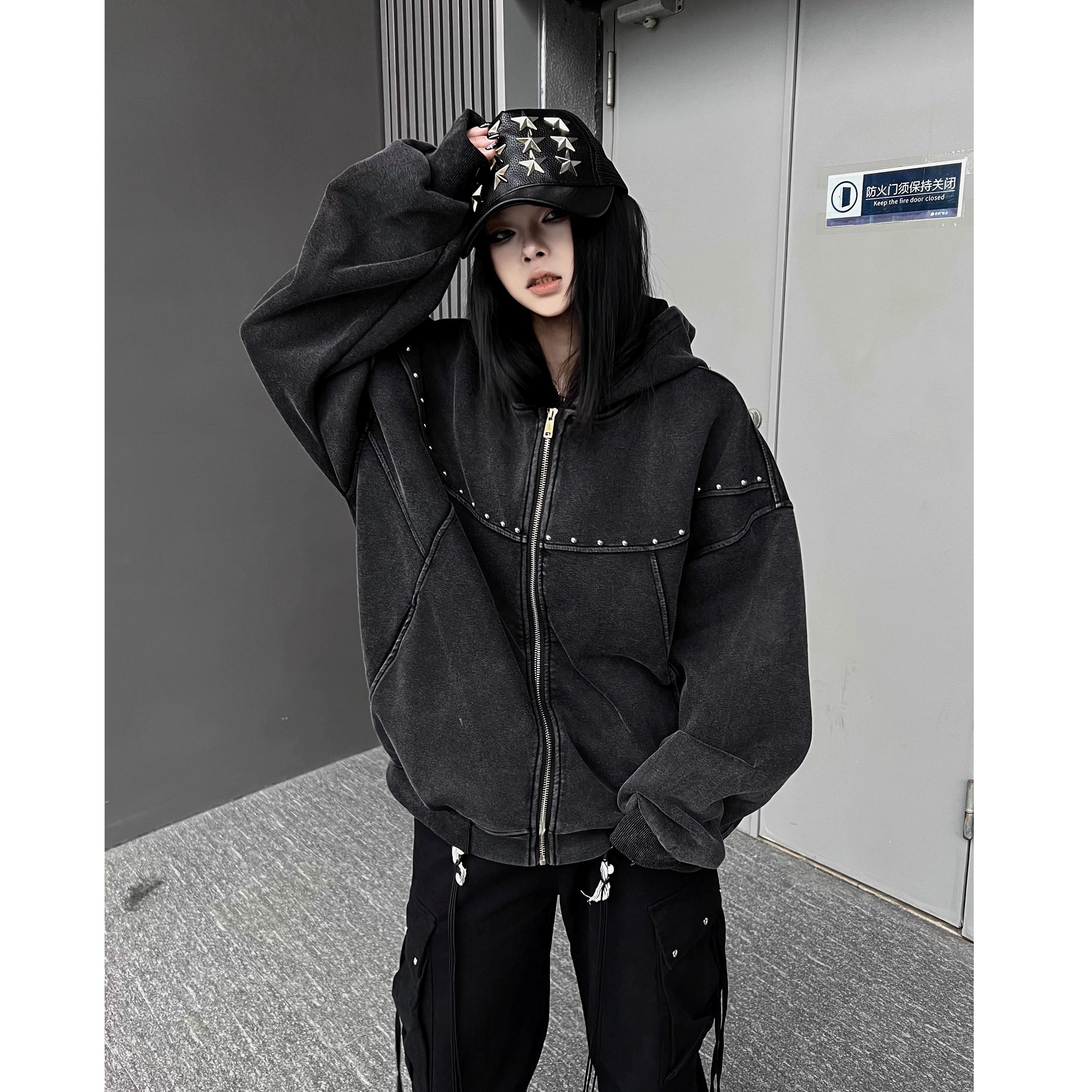 Studded Design Washed Hooded Sweat MW10346