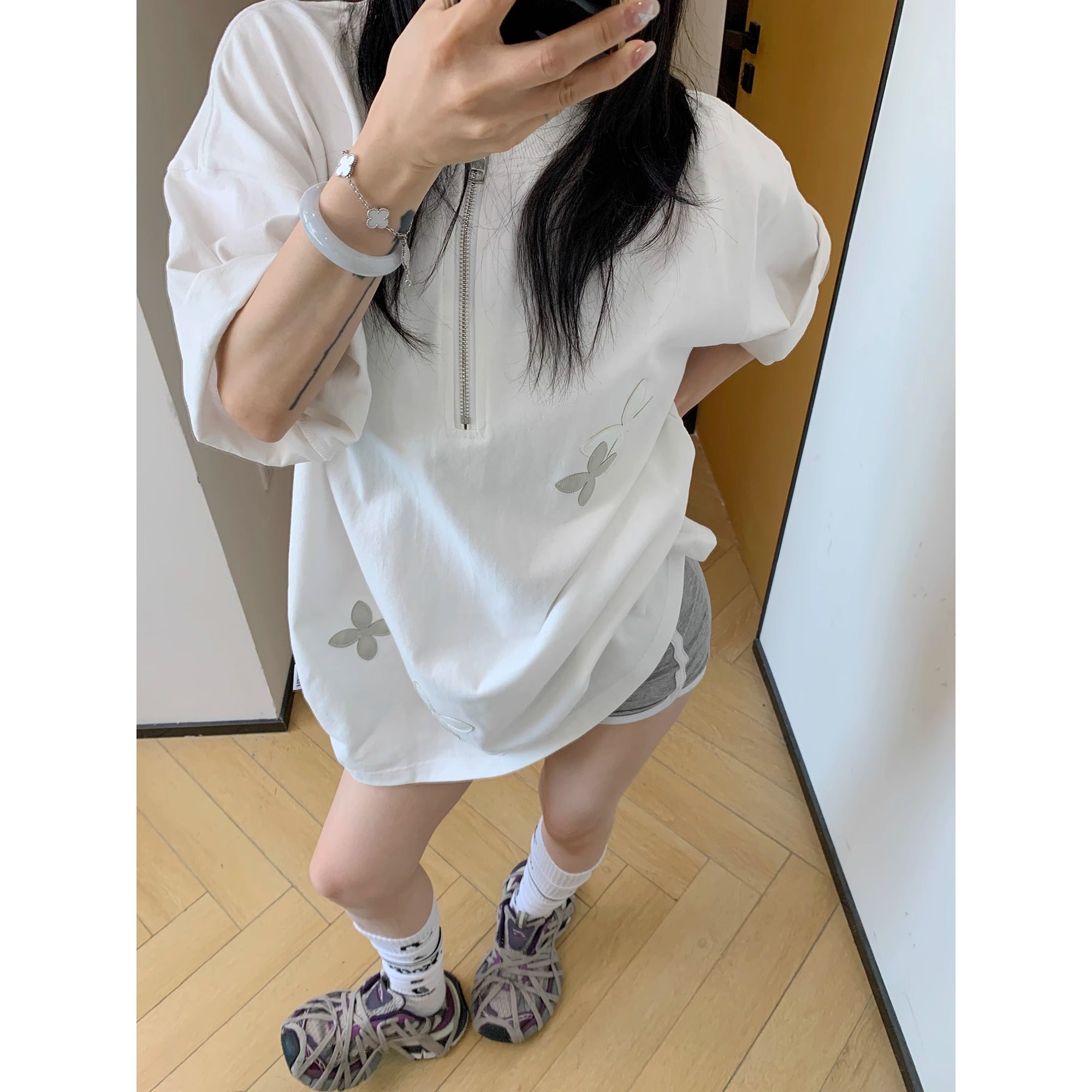Veneer Flower Embroidery Half-Zip T-Shirt MW10135