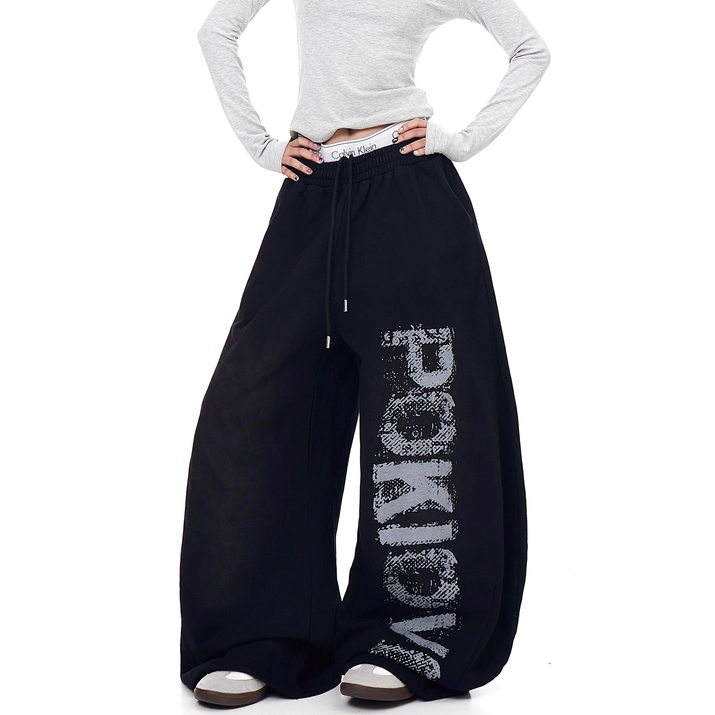 Distressed Letter Print Sweat Pants BK7048