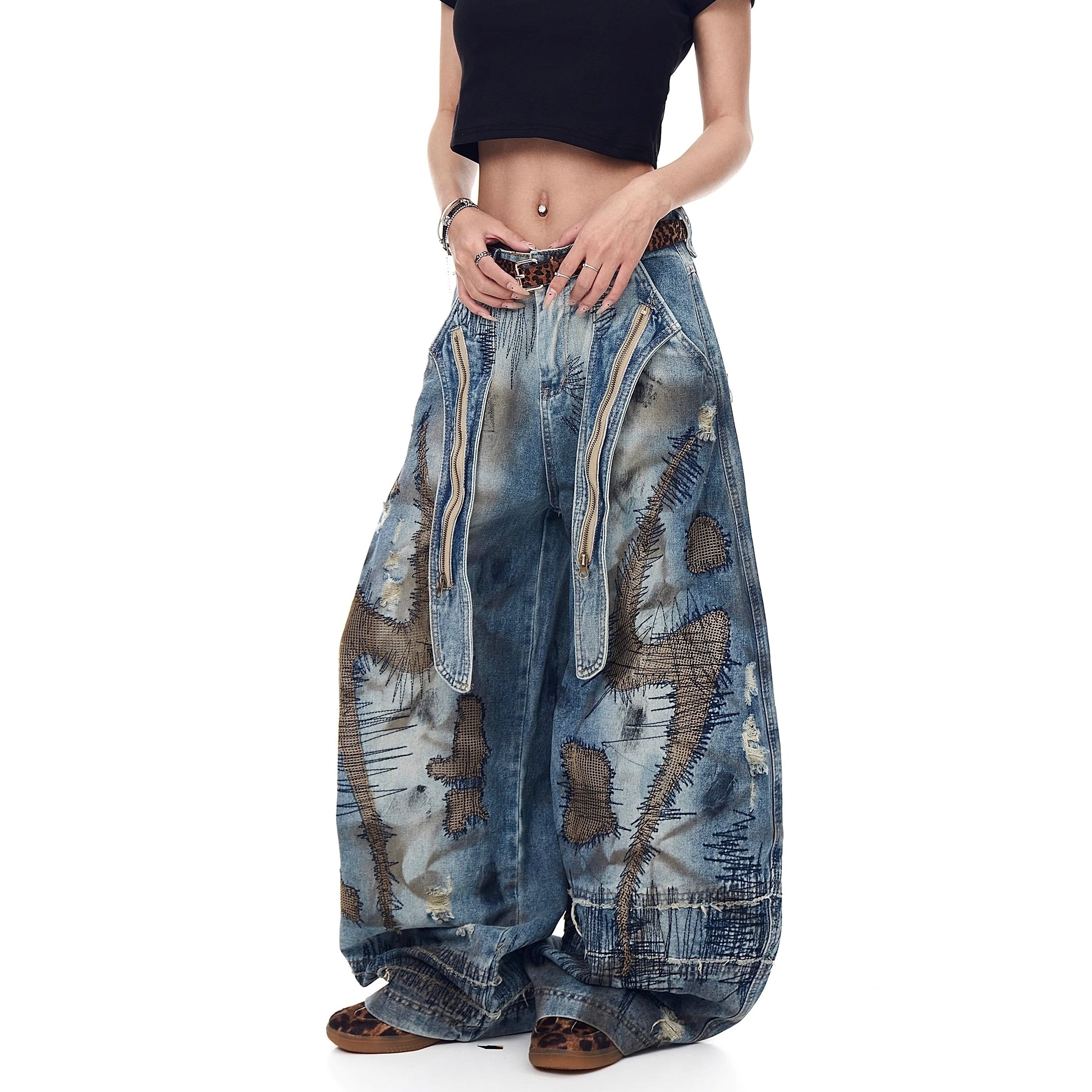 Dirty Embroidered Loose Curve Jeans MW10197