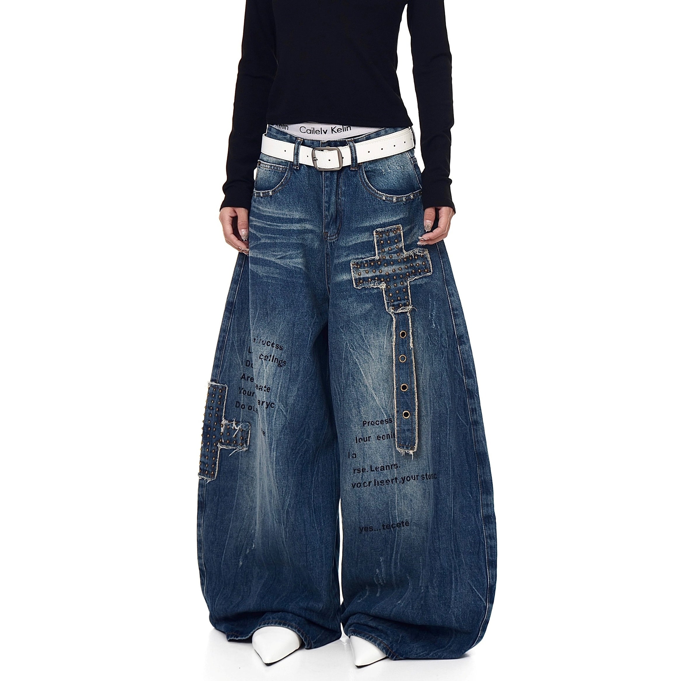 Rivet Patch Embroidered Wide Curve Jeans BK7011