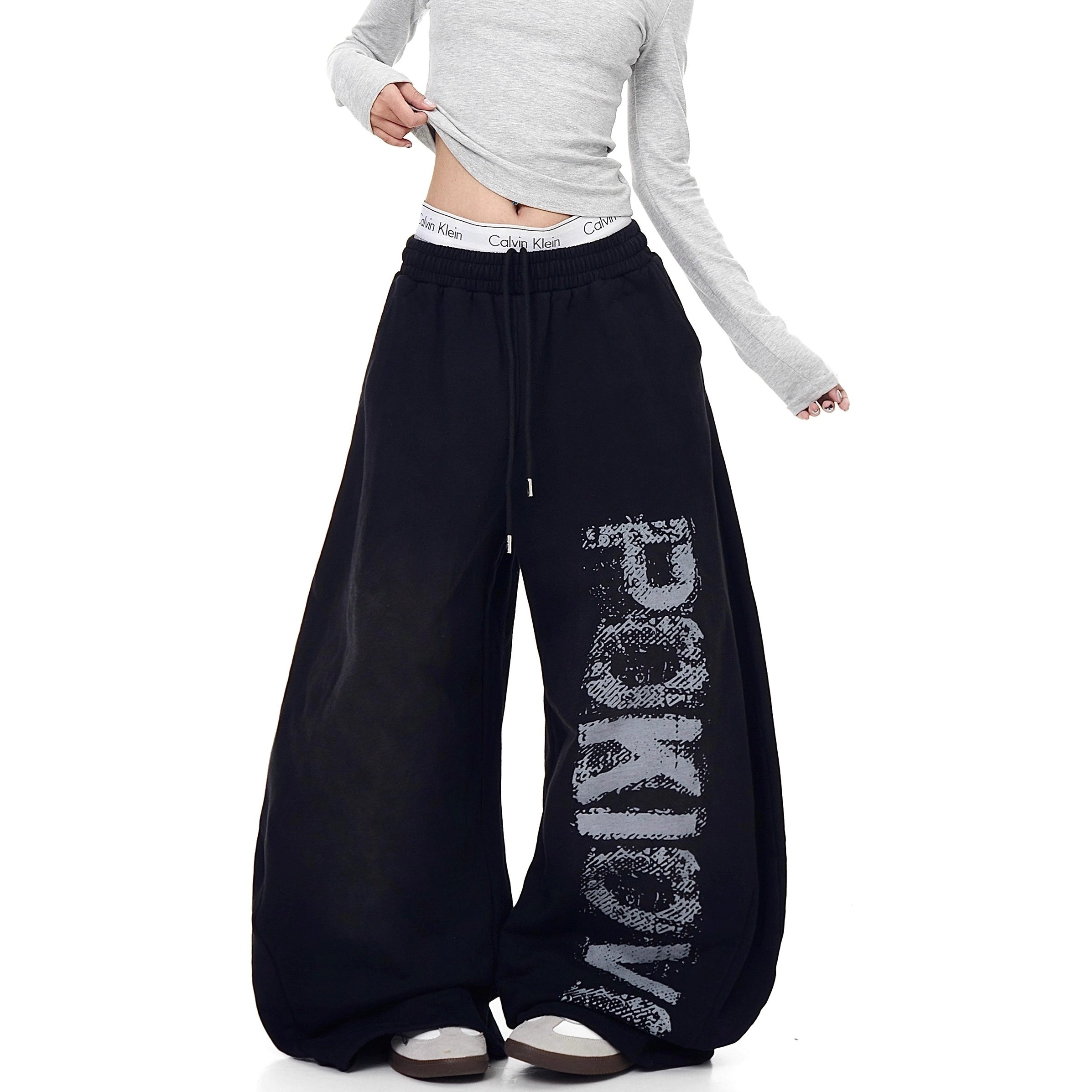 Distressed Letter Print Sweat Pants BK7048