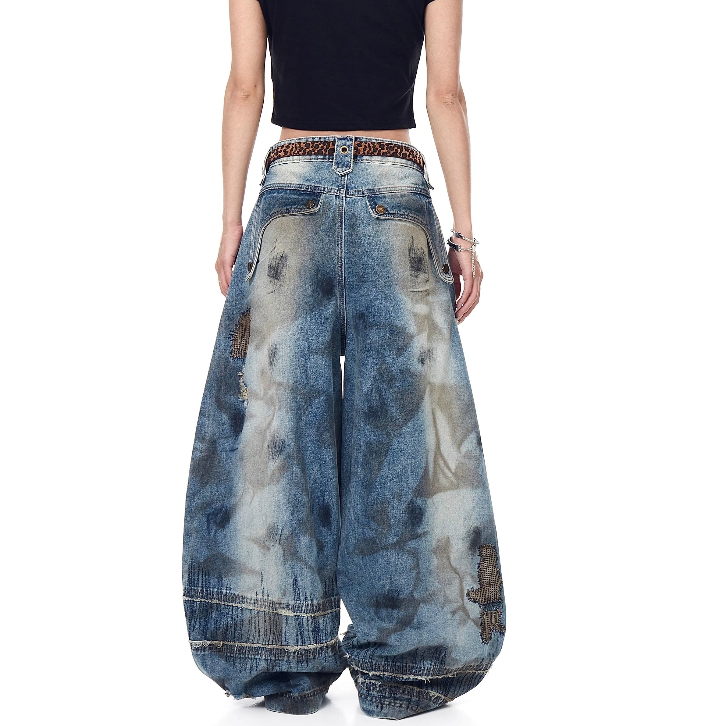 Dirty Embroidered Loose Curve Jeans MW10197