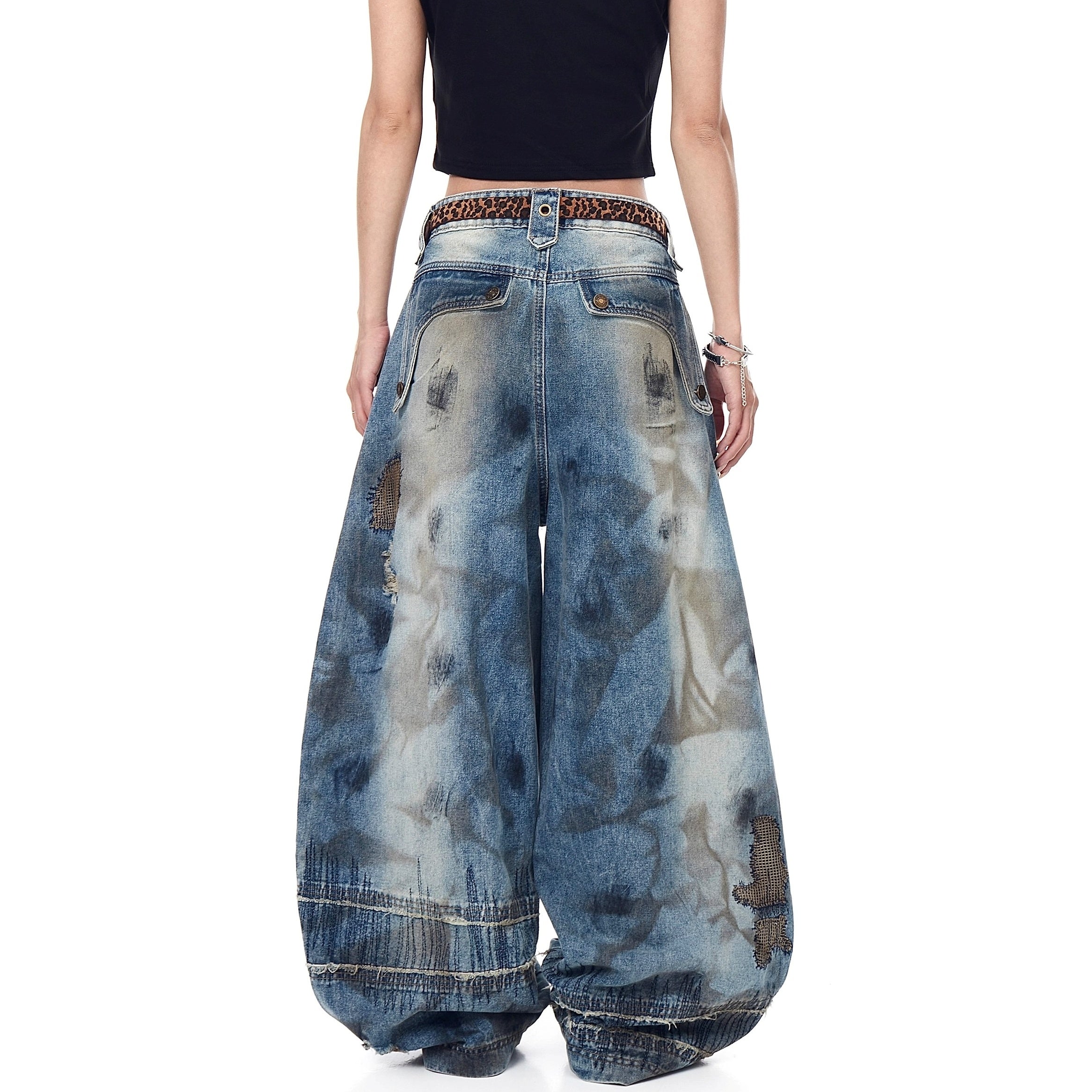 Washed Irregular Curved Blade Jeans BK7065