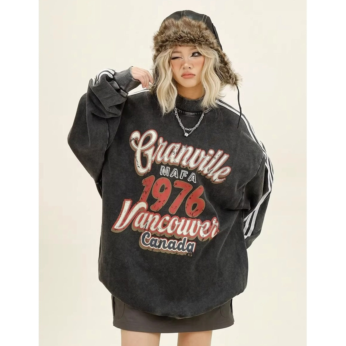 Three-bar Distressed Letter Print Sweat MW10382