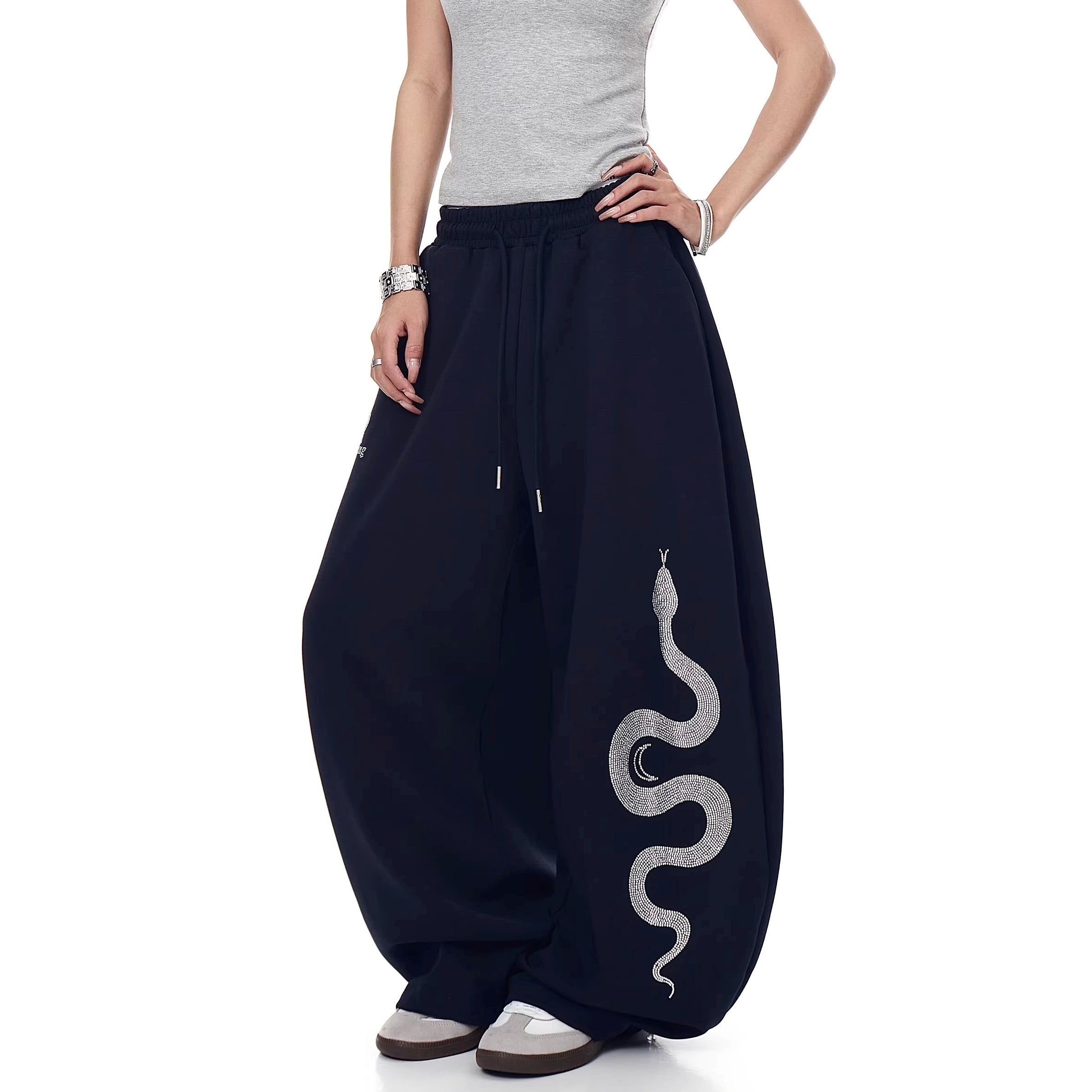 Snake Rhinestone Wide Curve Sweat Pants MW10388