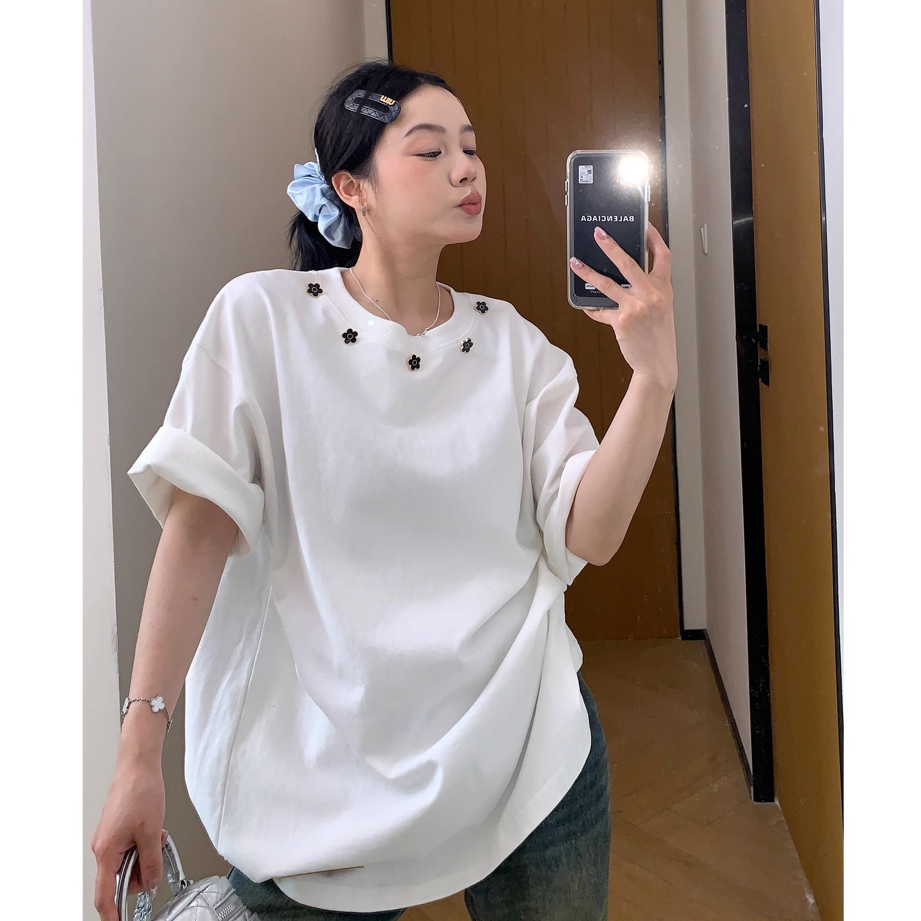 Flower Decoration Loose T-shirt MW10136